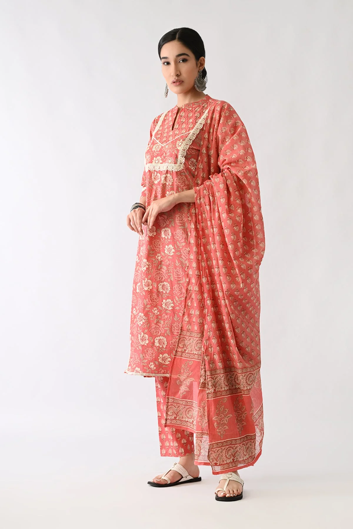 Peach Pink Printed Kurta 3 Pcs Set - Image 5