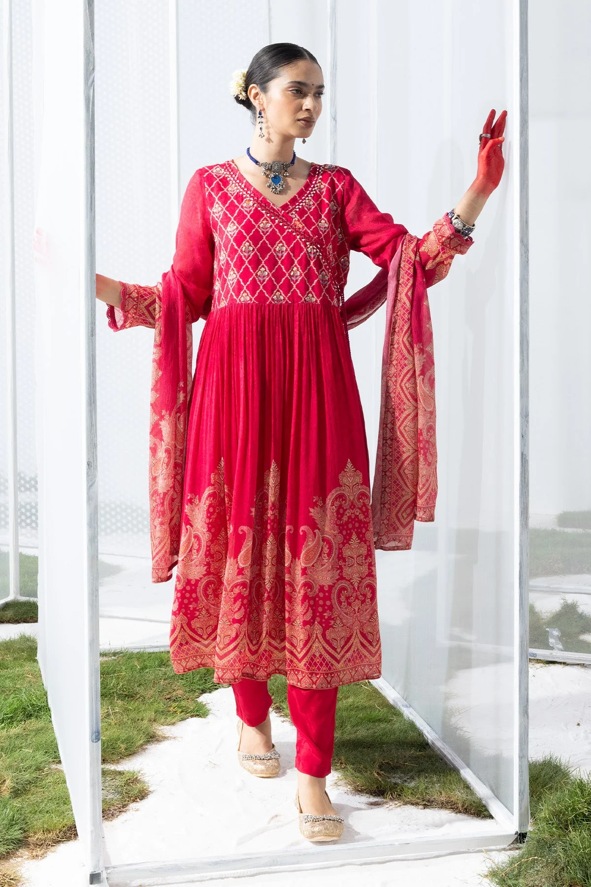 Pink Embellished Flared Kurta 3 Pcs Set - Image 3