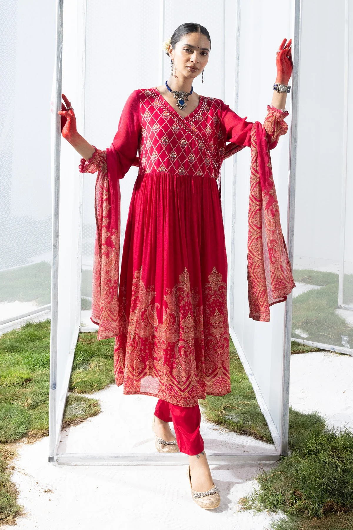 Pink Embellished Flared Kurta 3 Pcs Set - Image 4