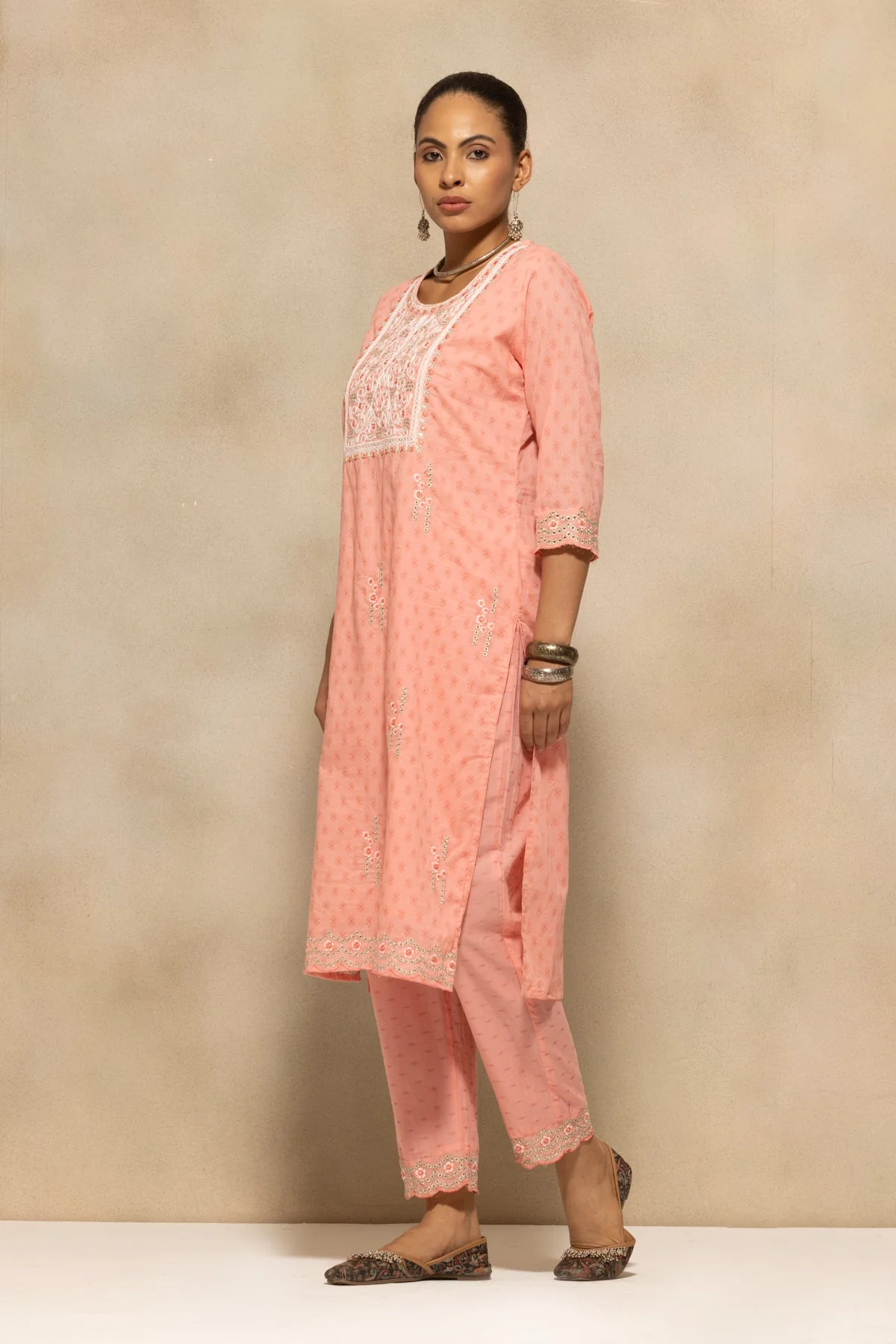 Pink Embroidered Kurta 3 Pcs Set - Image 2