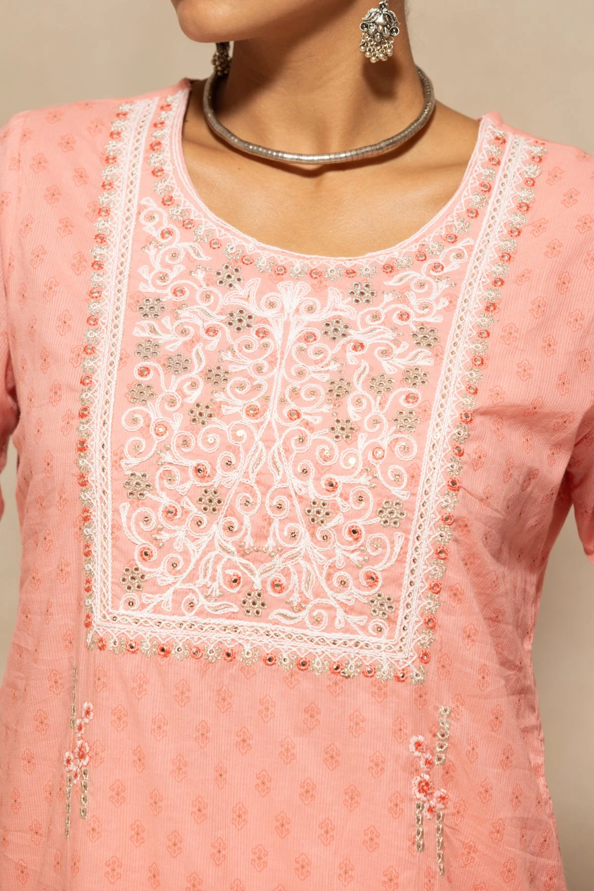 Pink Embroidered Kurta 3 Pcs Set - Image 4