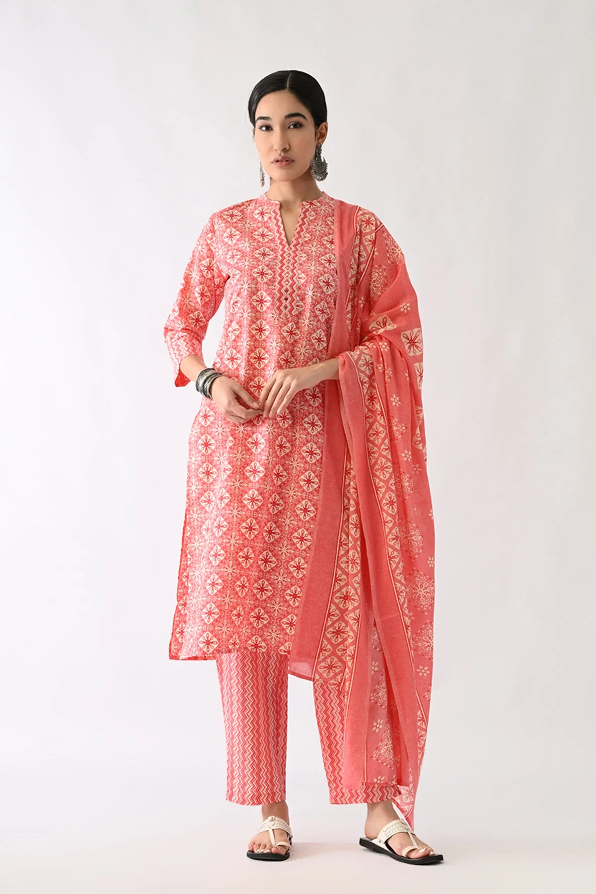 Pink Ethnic Motif Printed Kurta 3 Pcs Set - Image 4