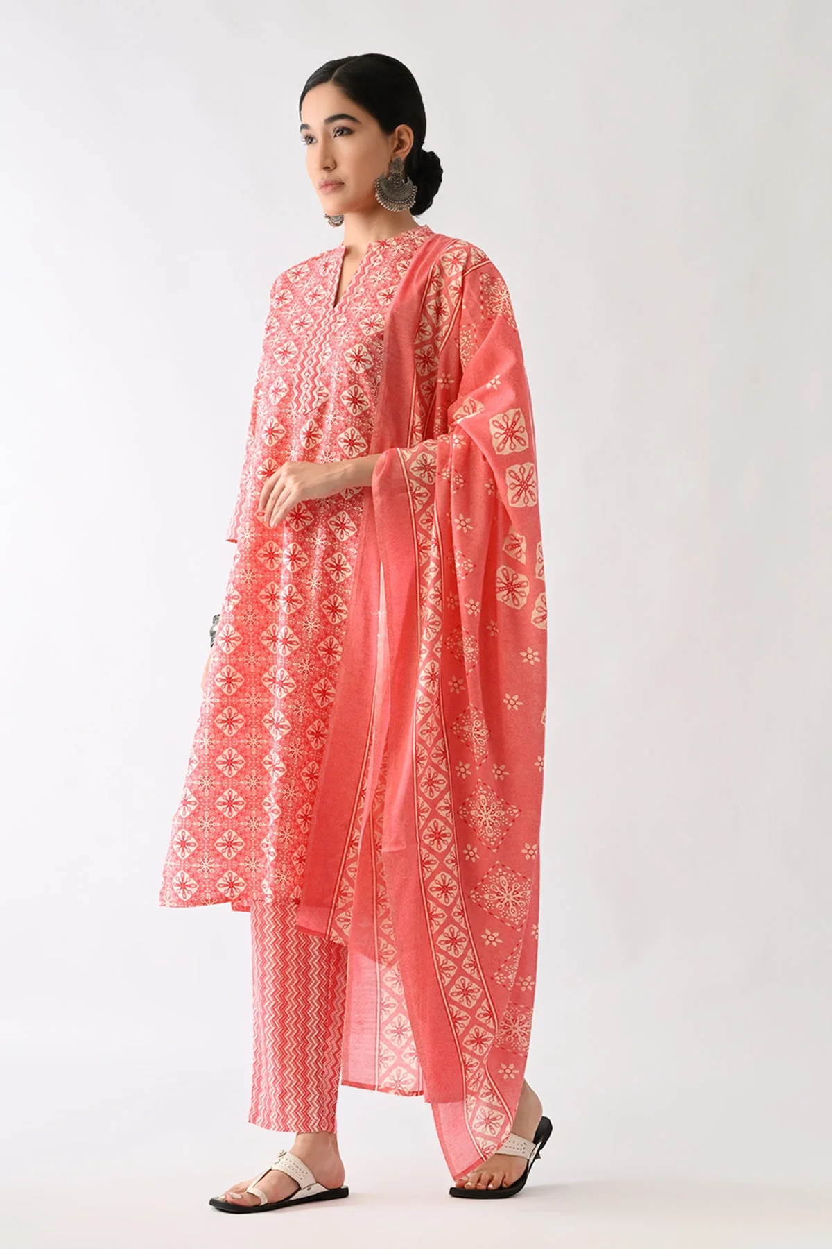 Pink Ethnic Motif Printed Kurta 3 Pcs Set - Image 5