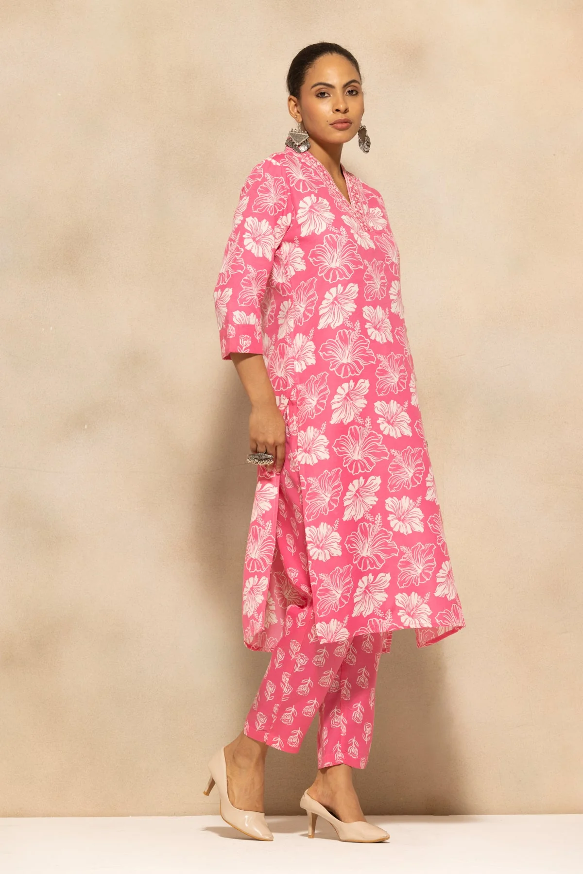 Pink Floral Printed Kurta 3 Pcs Set - Image 3