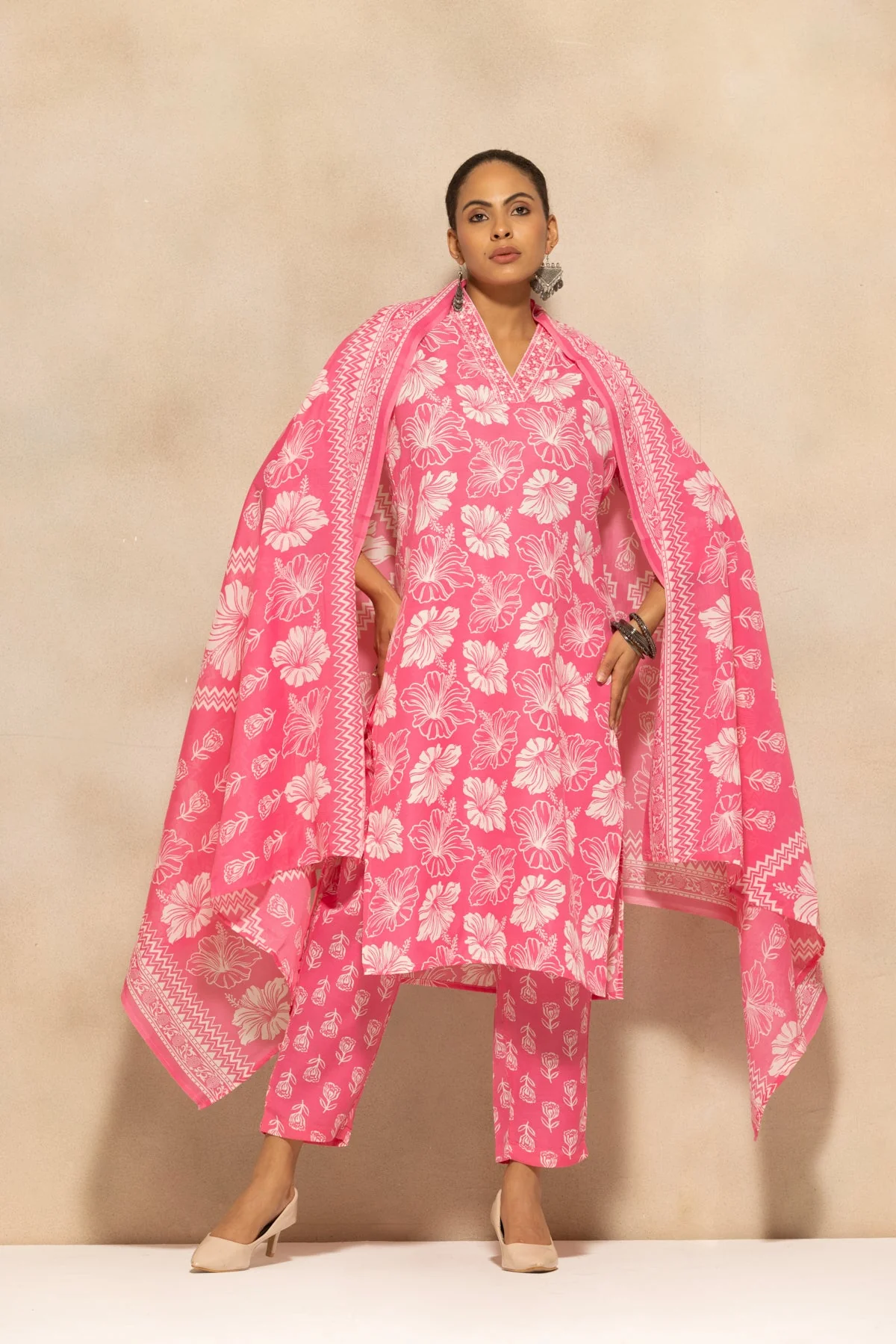 Pink Floral Printed Kurta 3 Pcs Set - Image 7