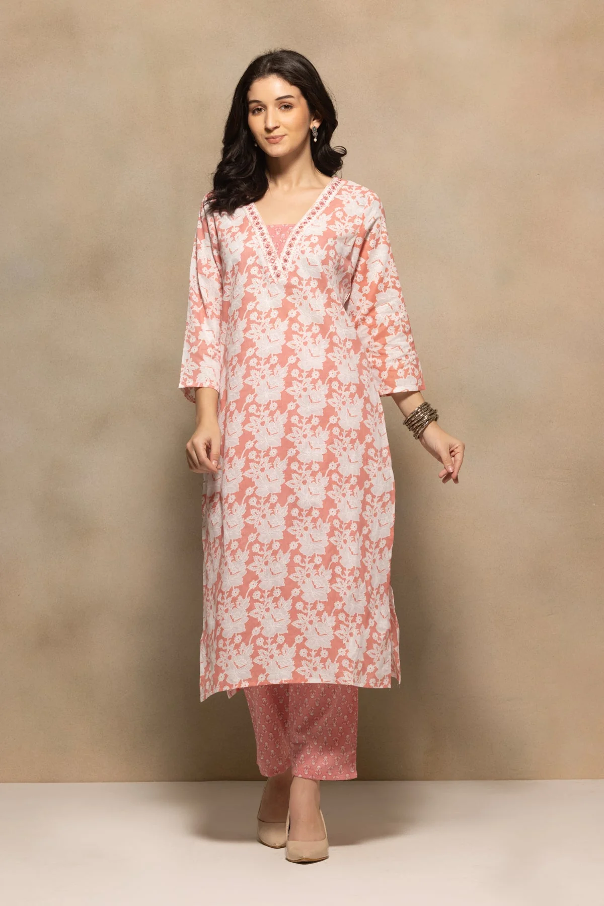 Pink Floral Printed Kurta 3 Pcs Set - Image 7