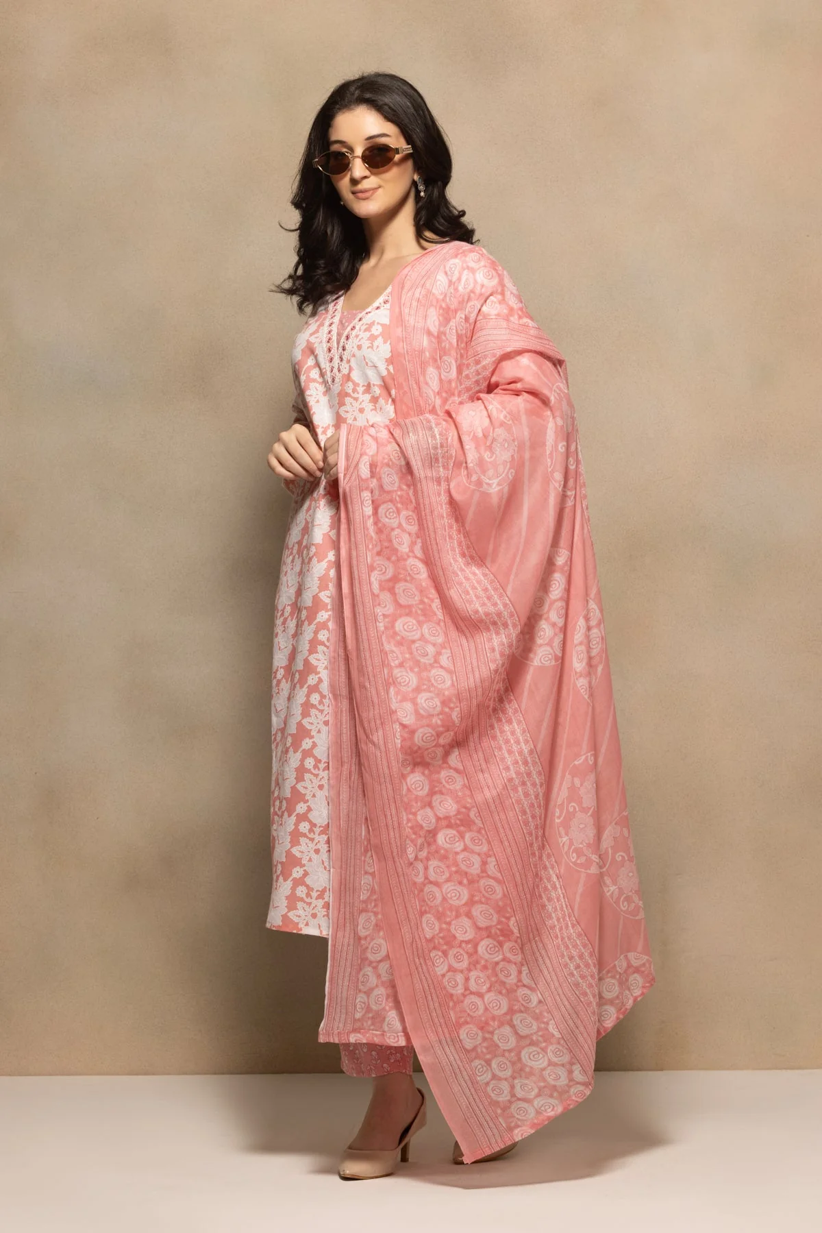 Pink Floral Printed Kurta 3 Pcs Set - Image 8