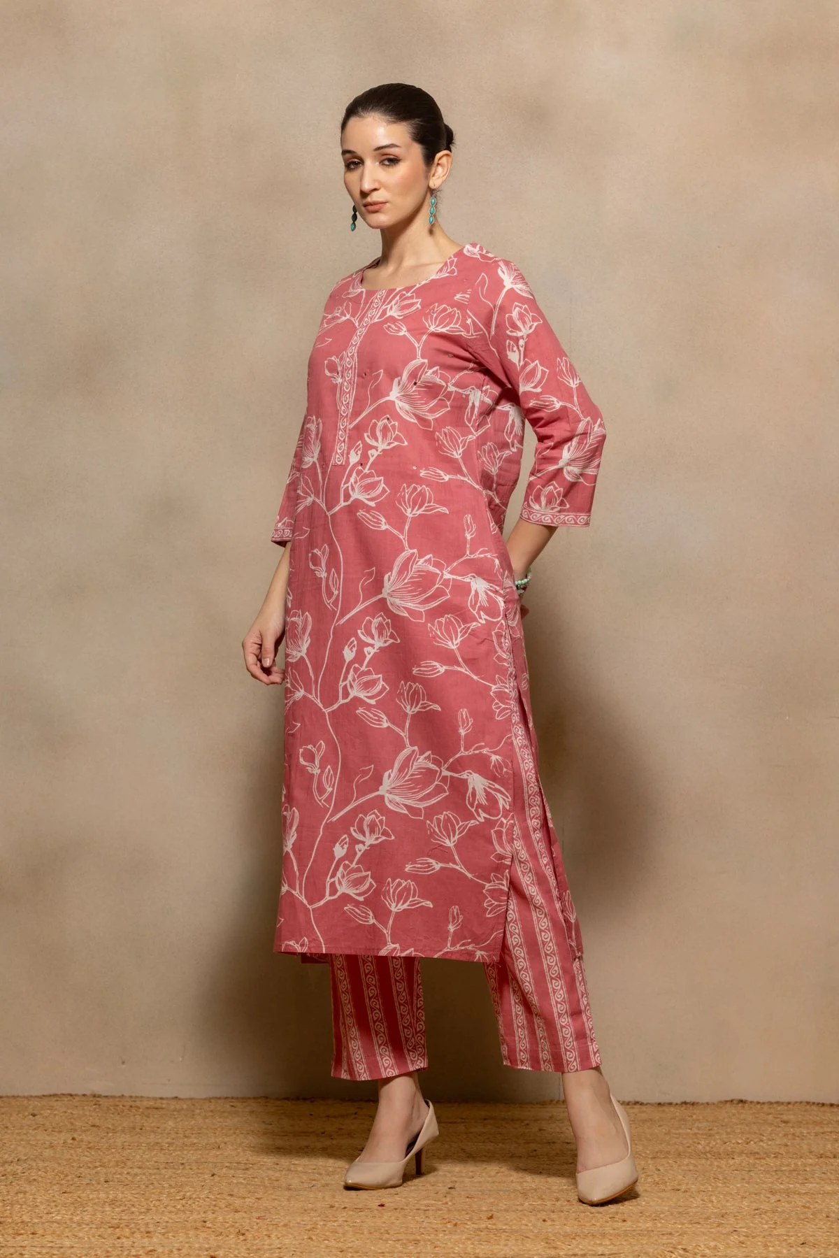 Pink Floral Printed Kurta 3 Pcs Set - Image 2