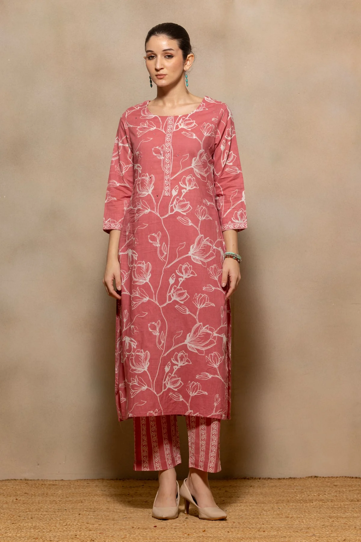 Pink Floral Printed Kurta 3 Pcs Set - Image 7