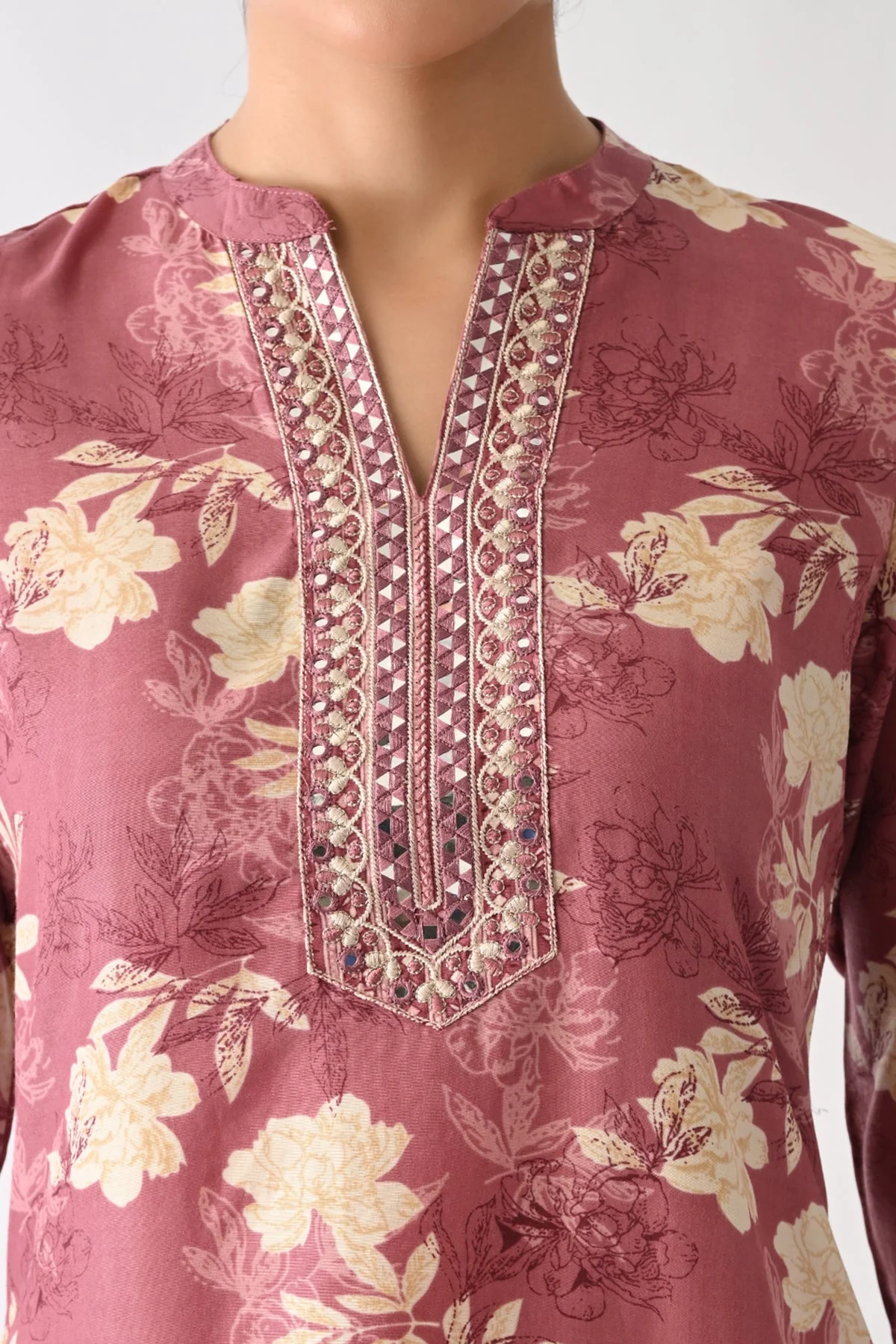 Pink Floral Printed Kurta 3 Pcs Set - Image 2