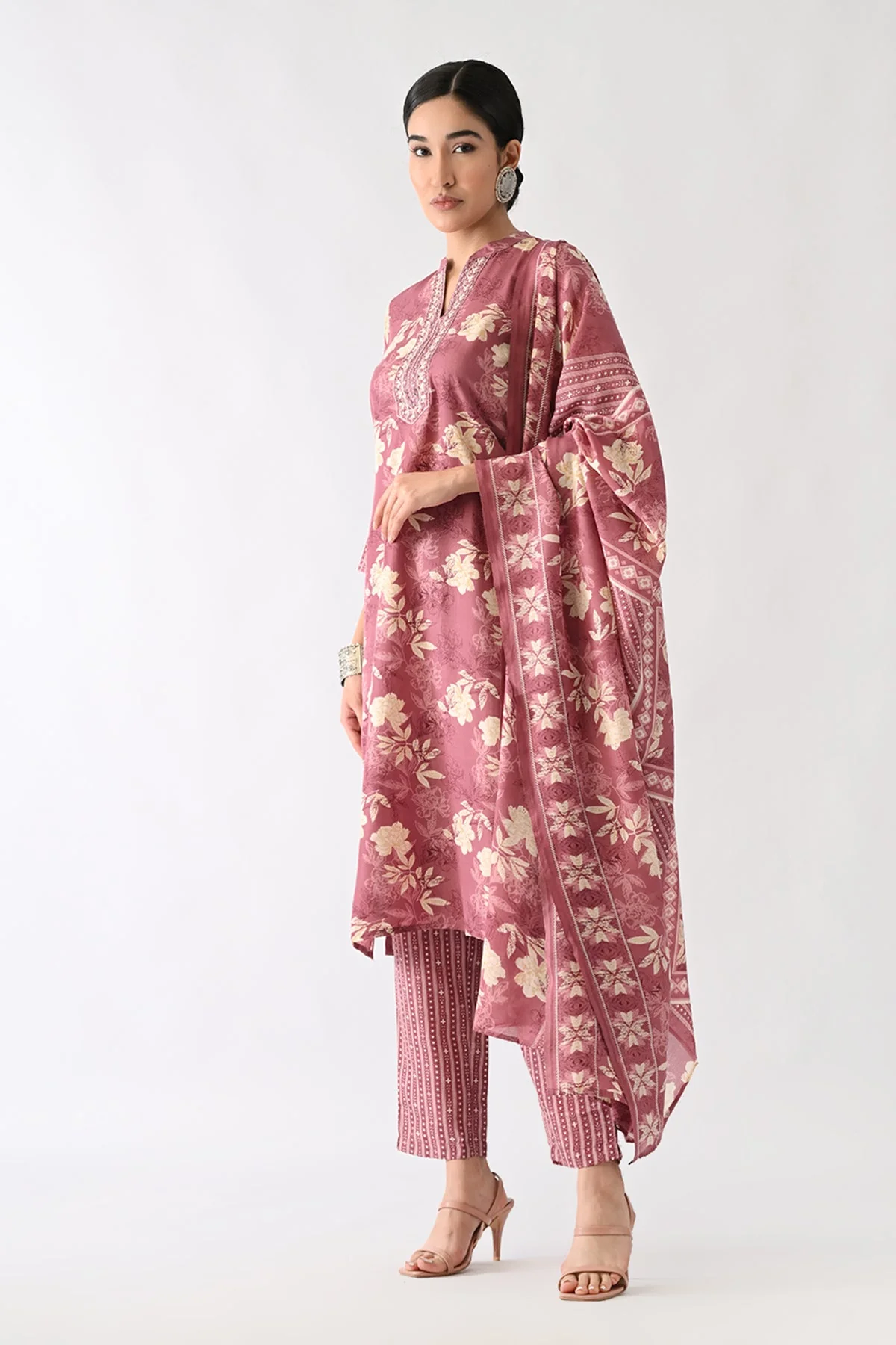 Pink Floral Printed Kurta 3 Pcs Set - Image 4