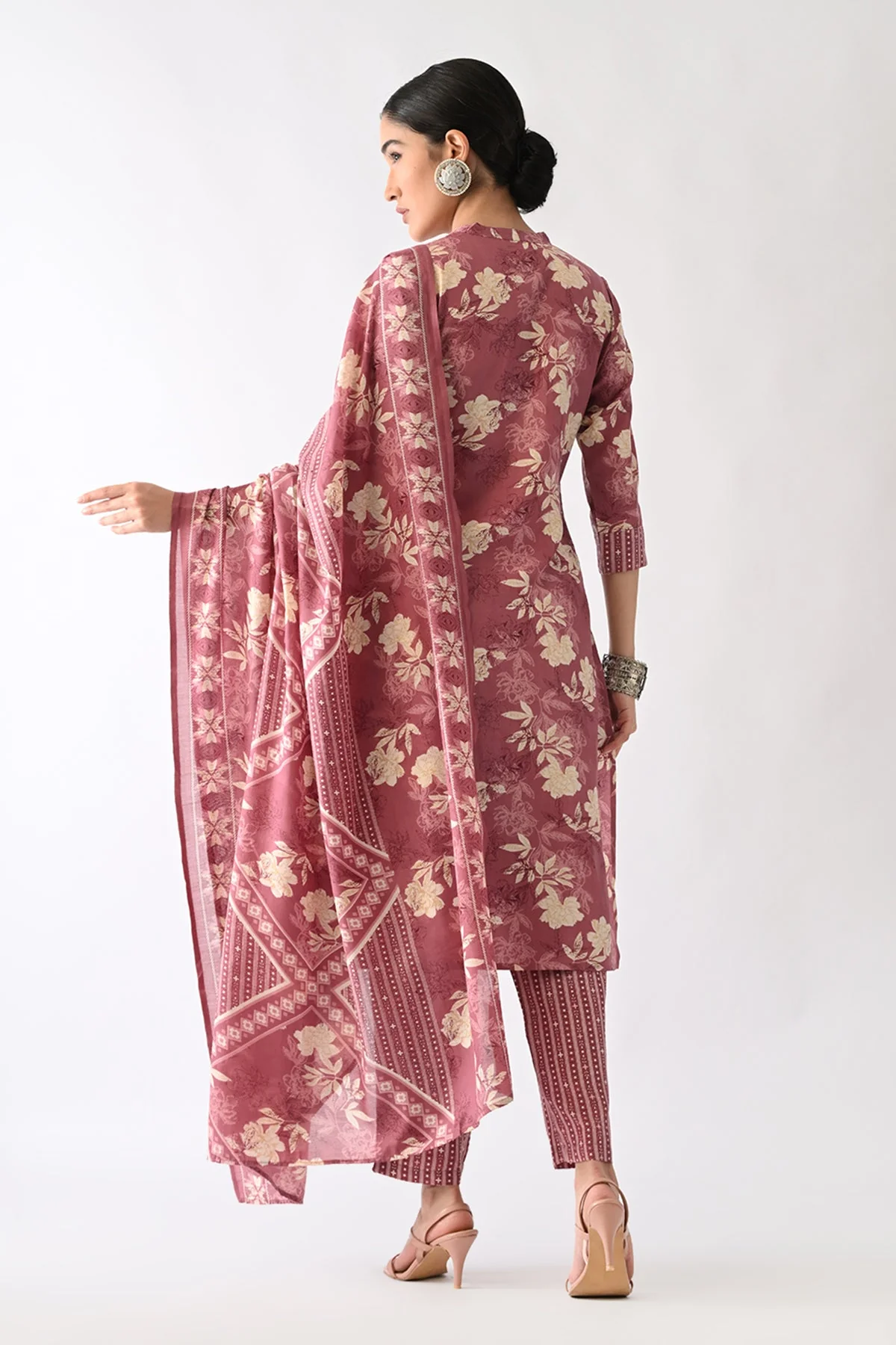 Pink Floral Printed Kurta 3 Pcs Set - Image 6
