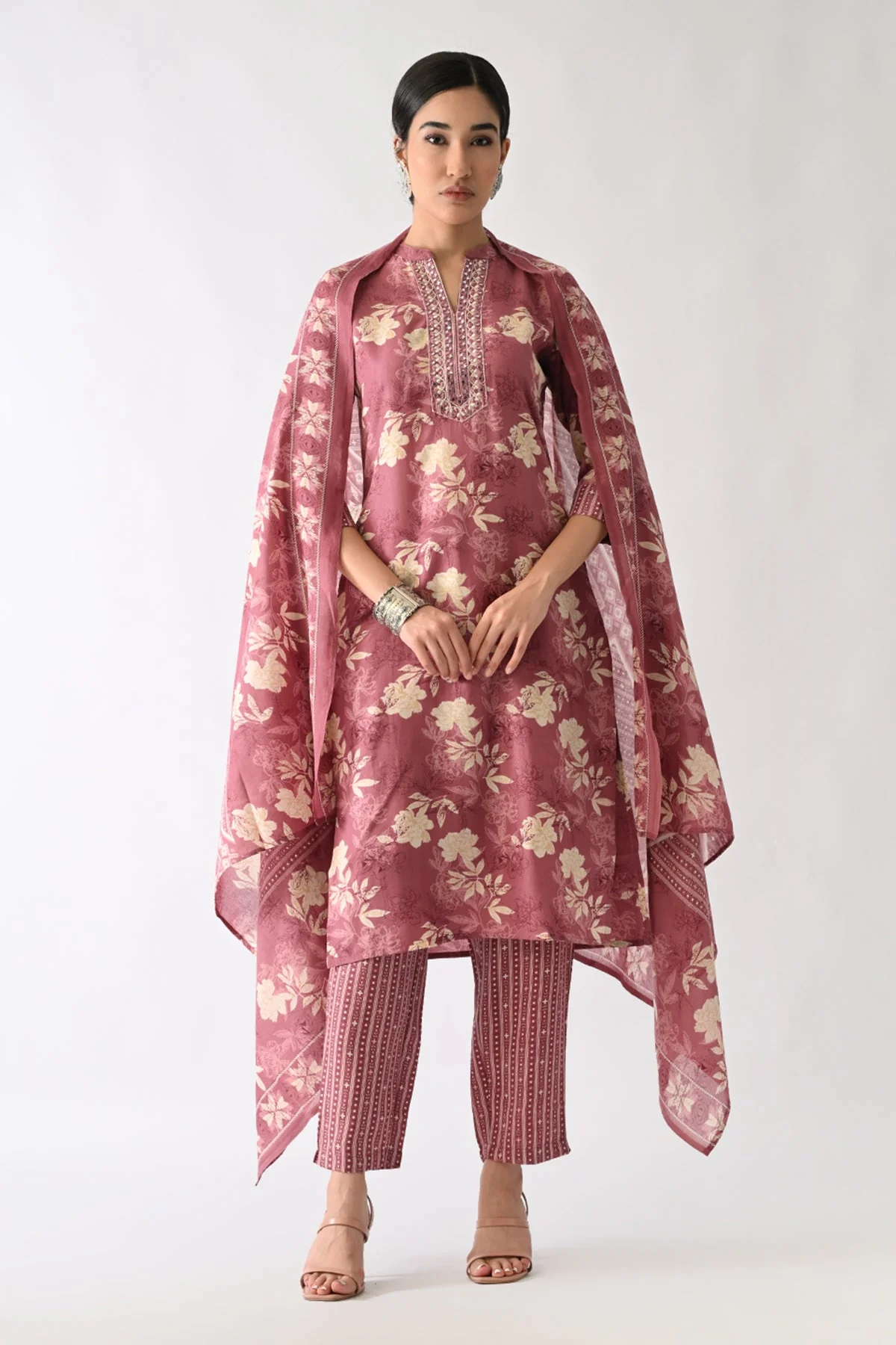 Pink Floral Printed Kurta 3 Pcs Set - Image 8