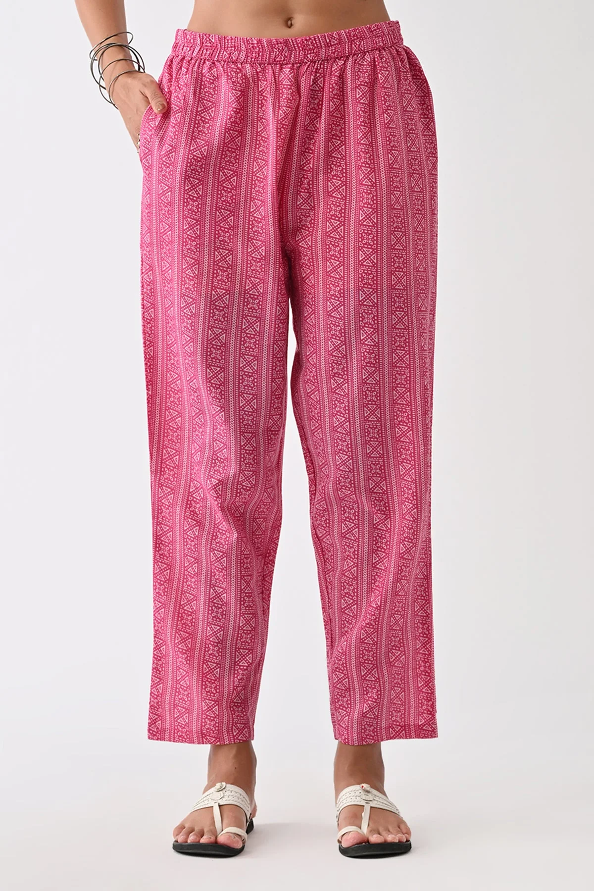 Pink Paisley Printed Kurta 3 Pcs Set - Image 3