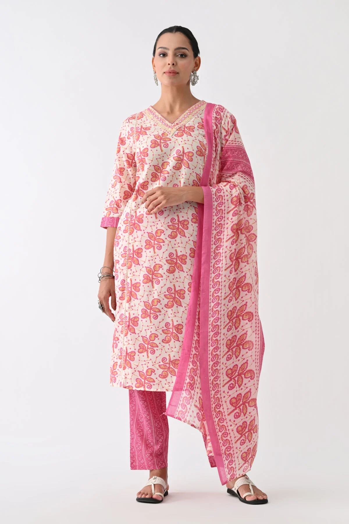 Pink Paisley Printed Kurta 3 Pcs Set - Image 4