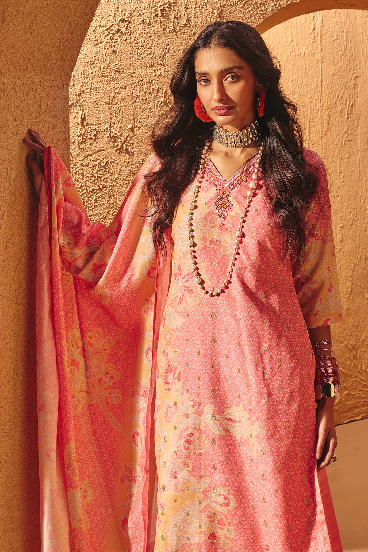 Pink Printed Embellished Kurta 3 Pcs Set - Image 4