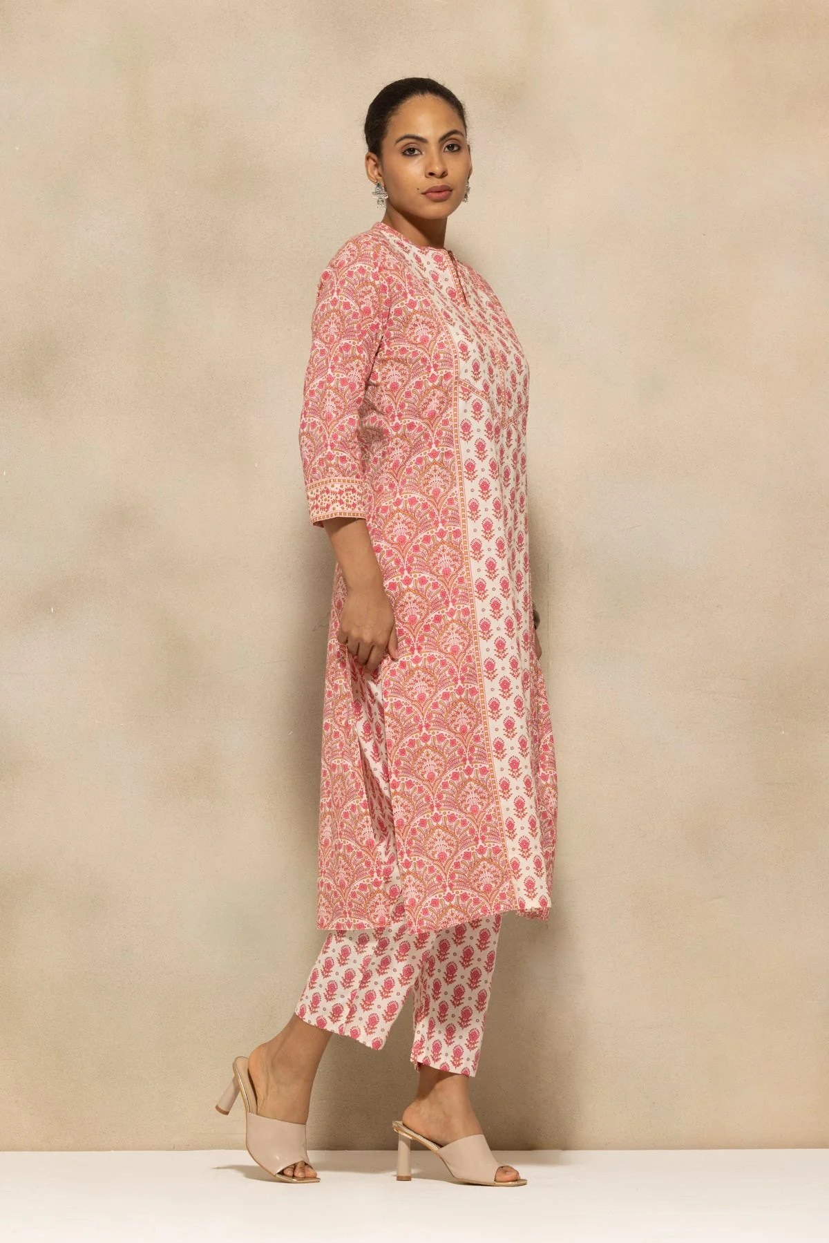 Pink Printed Kurta 2 Pcs Set - Image 3