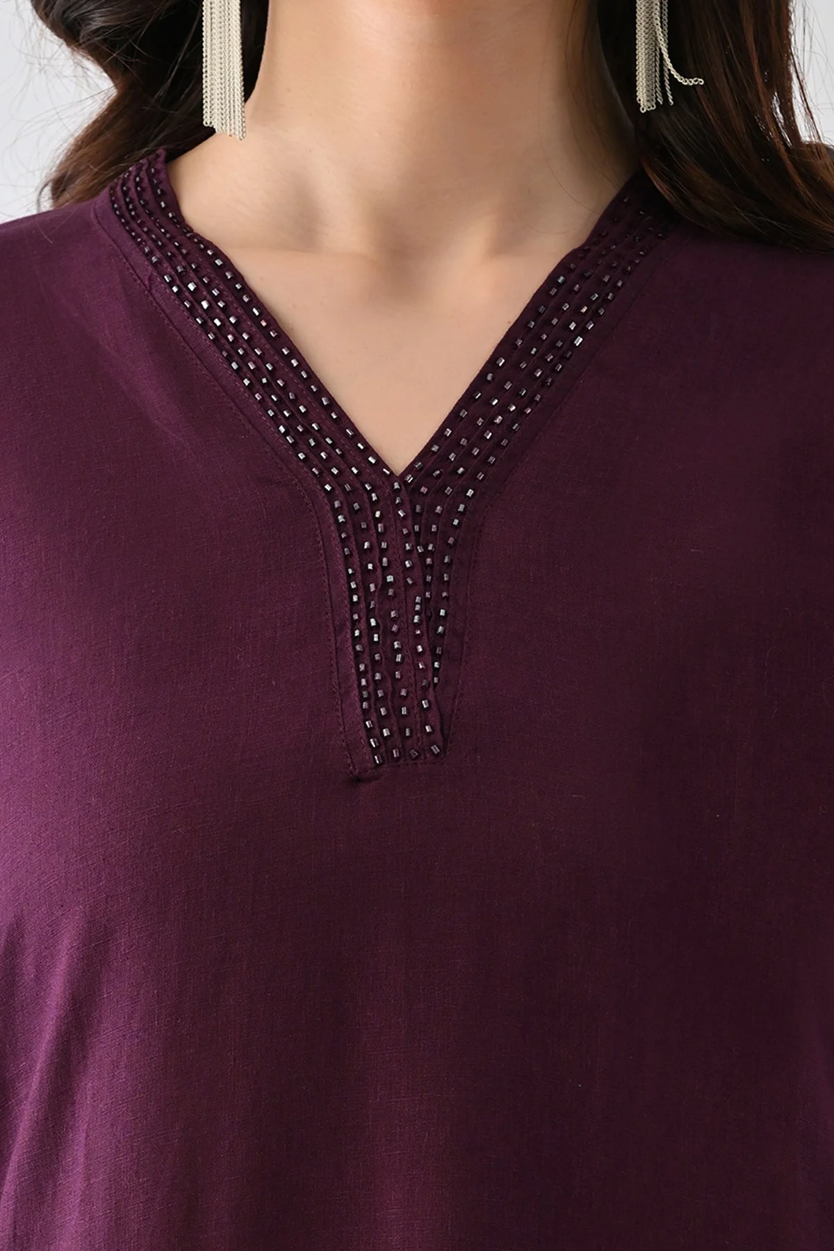 Purple Embellished V-Neck Kurta 2 Pcs Set - Image 4