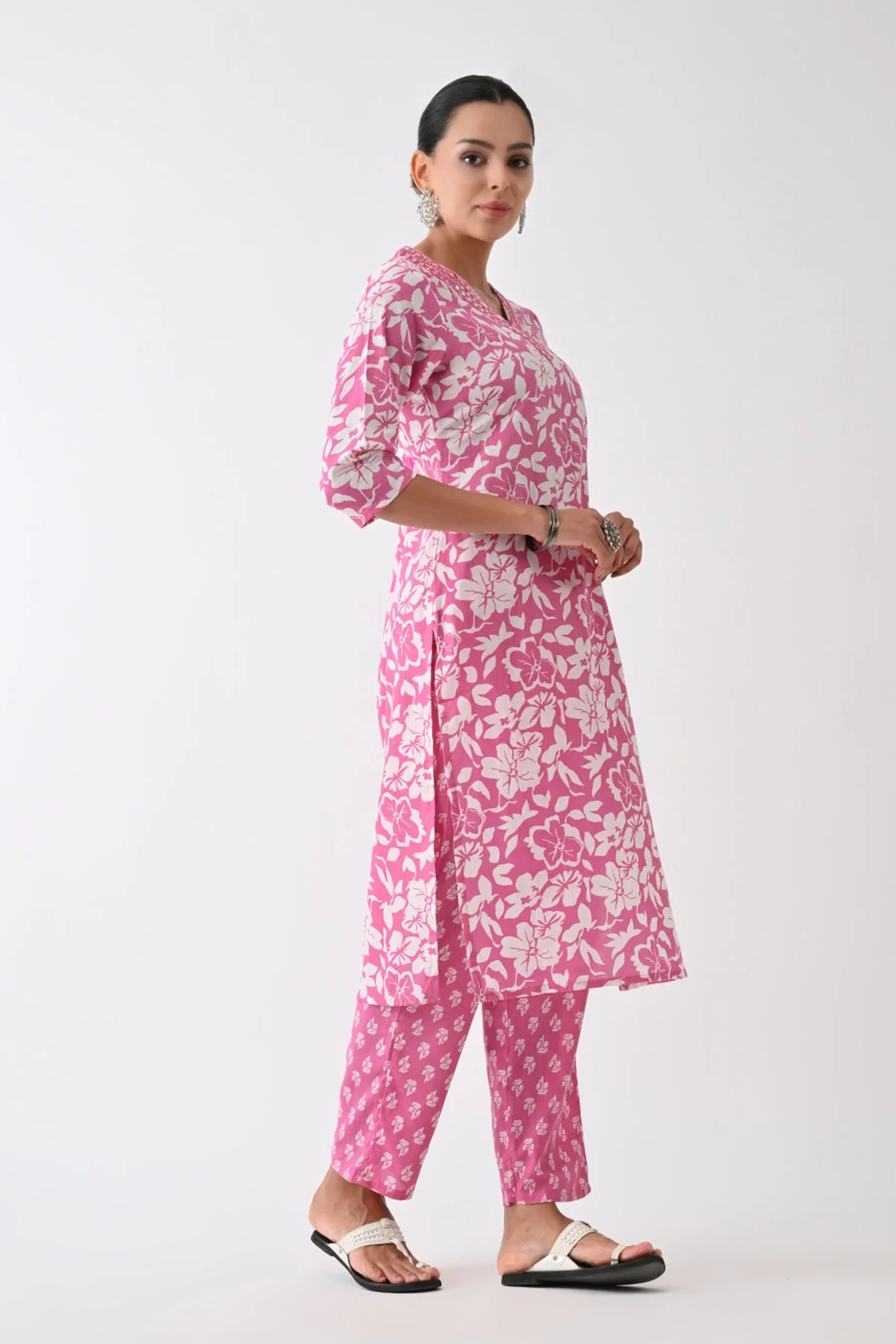 Purple Floral Printed Kurta 3 Pcs Set - Image 4