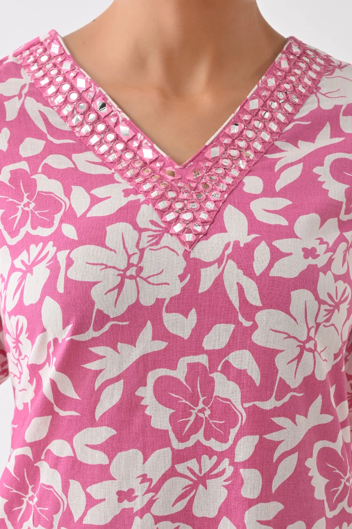 Purple Floral Printed Kurta 3 Pcs Set - Image 5
