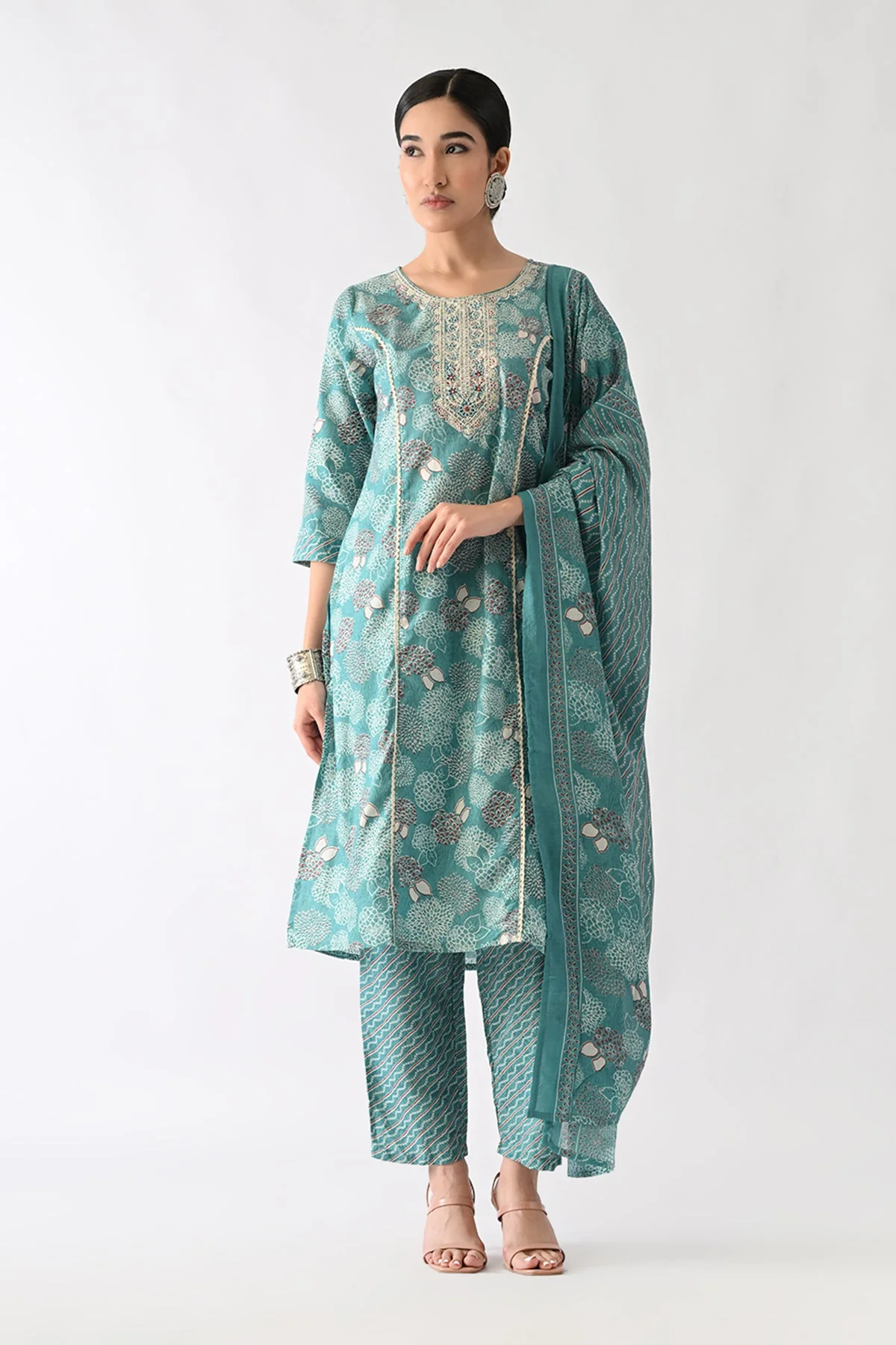 Rama Green Printed Kurta 3 Pcs Set - Image 4