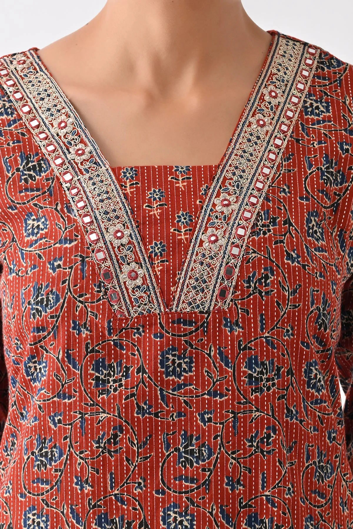 Rust Floral Printed Kurta 3 Pcs Set - Image 2