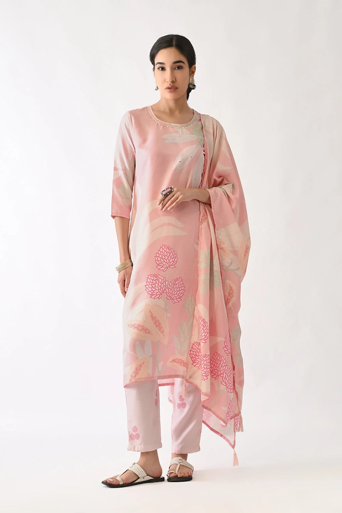 Soft Pink Printed Kurta 3 Pcs Set - Image 4