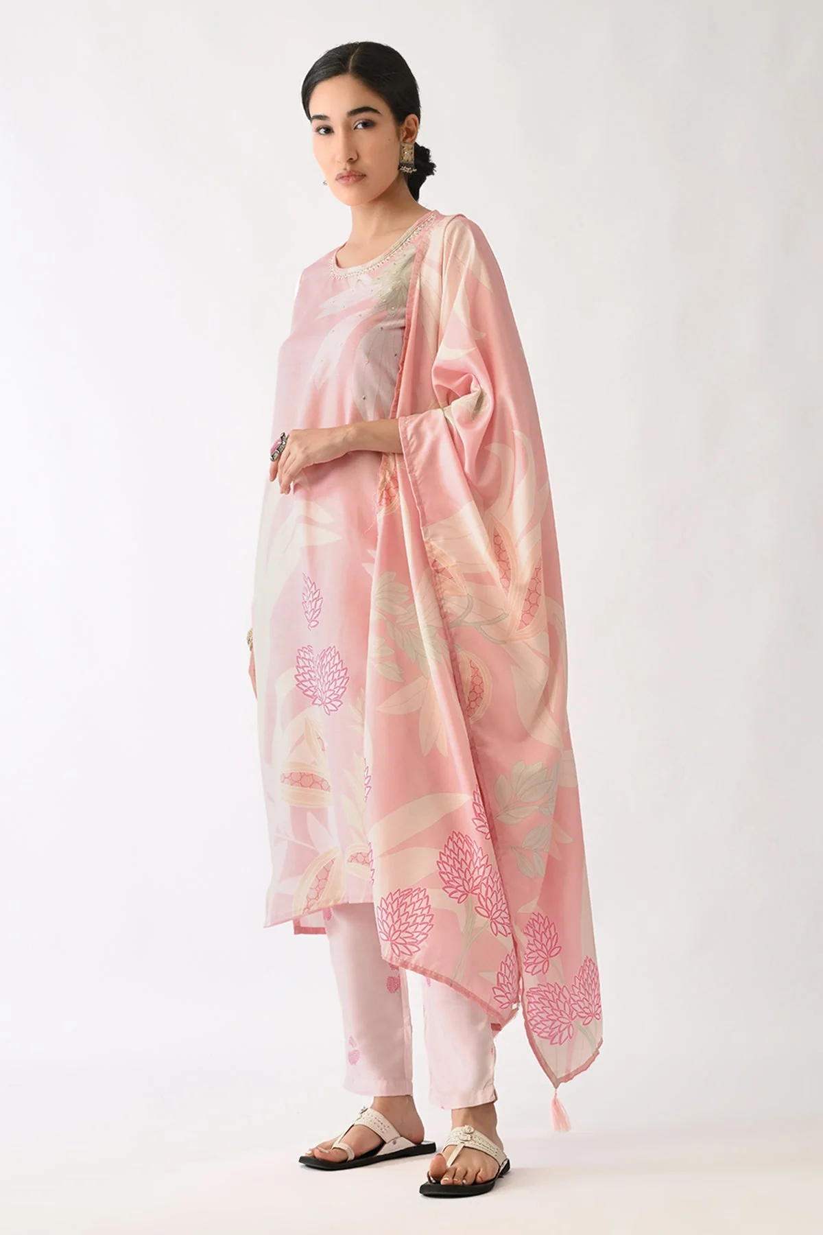 Soft Pink Printed Kurta 3 Pcs Set - Image 6