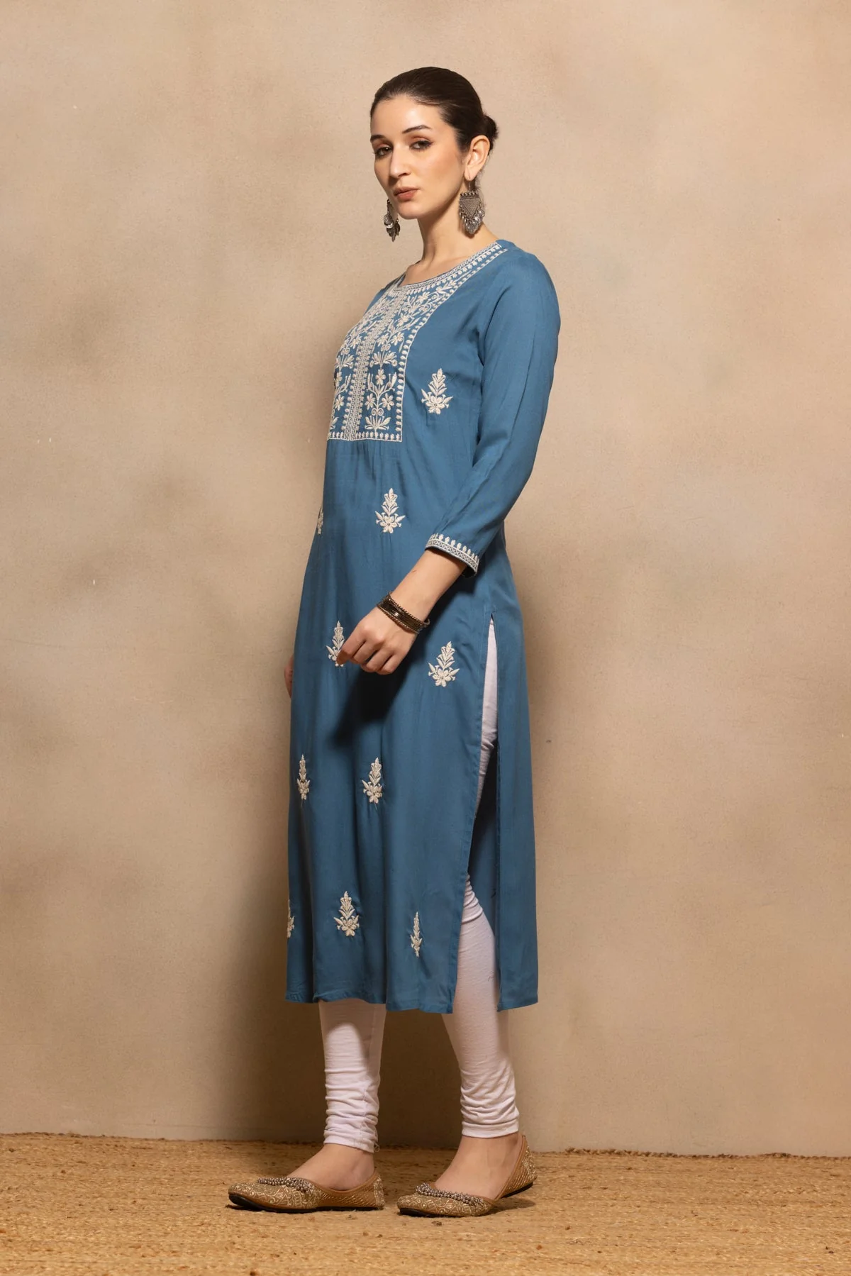 Teal Embroidered Kurta Set - Image 2