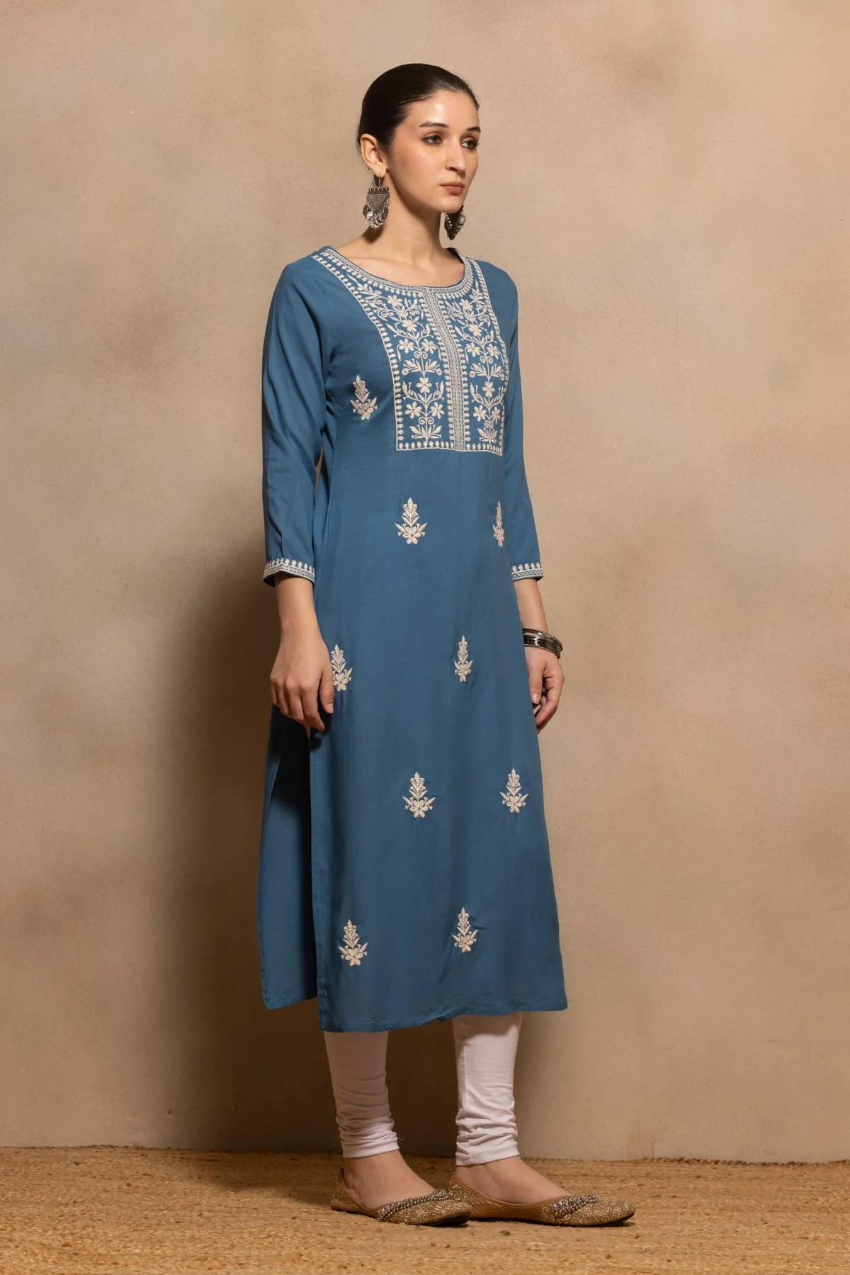 Teal Embroidered Kurta Set - Image 3