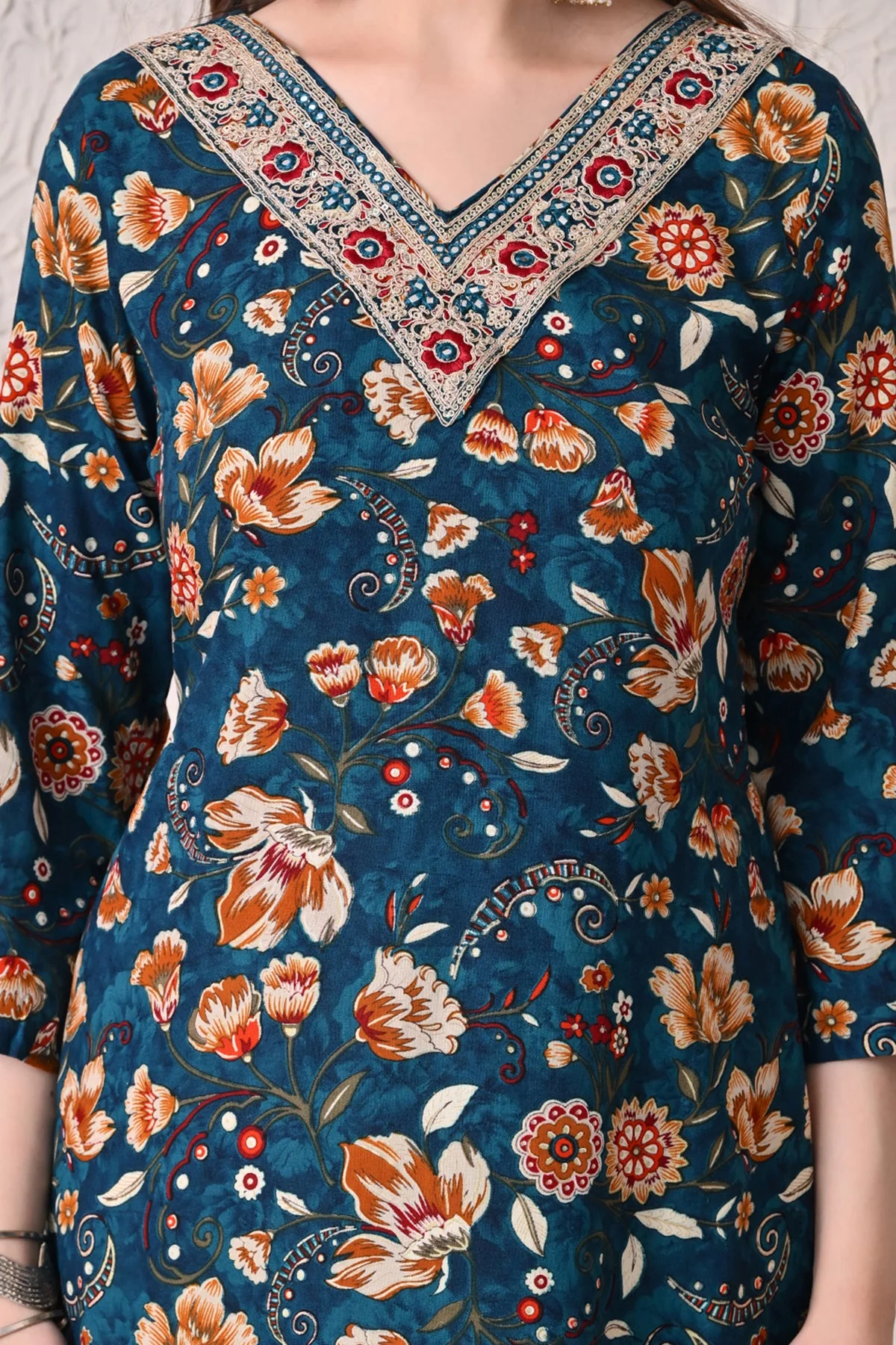 Teal Floral Printed Kurta - Image 4