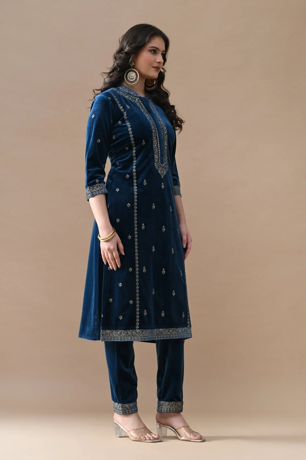 Teal Zari Embroidered Kurta 3 Pcs Set - Image 2