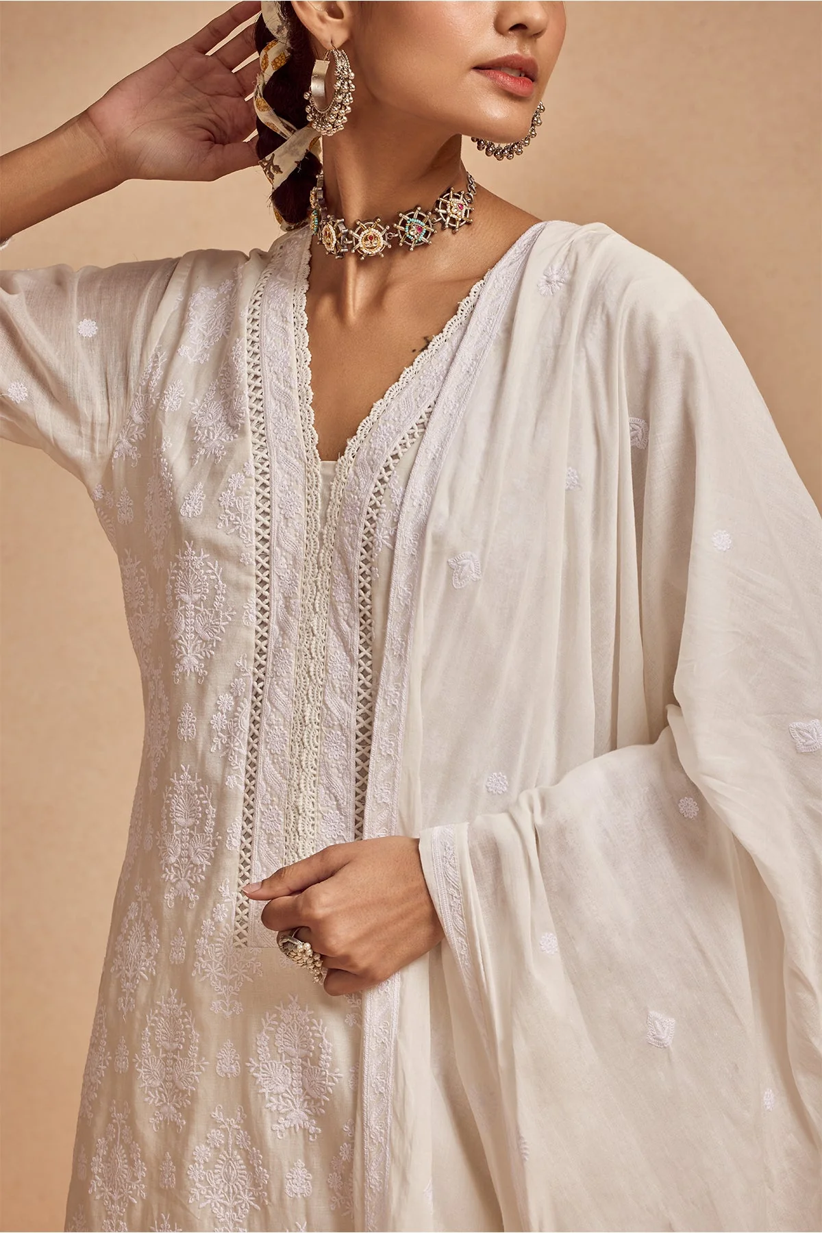 White Embroidered Kurta 3 Pcs Set - Image 3