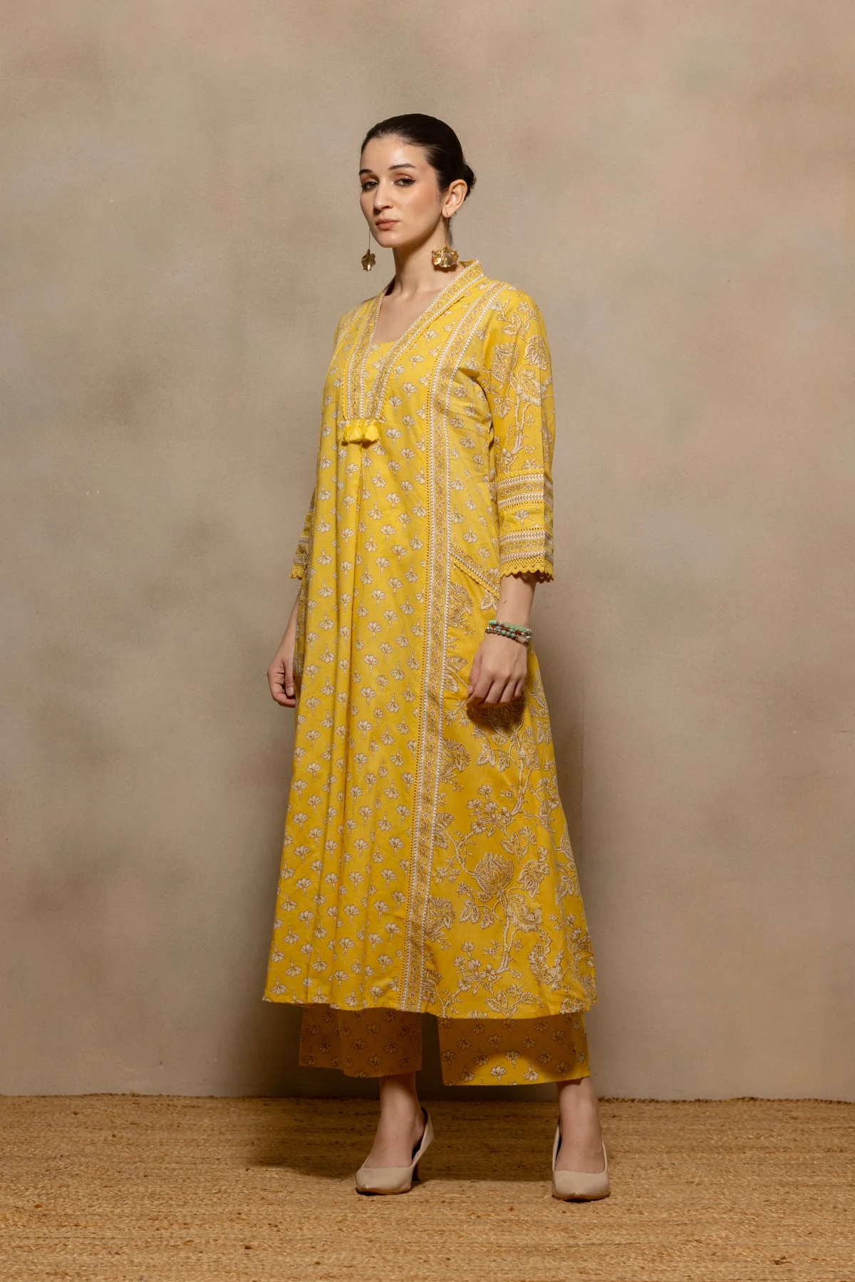 Yellow Floral Printed Flared Kurta 3 Pcs Set - Image 2