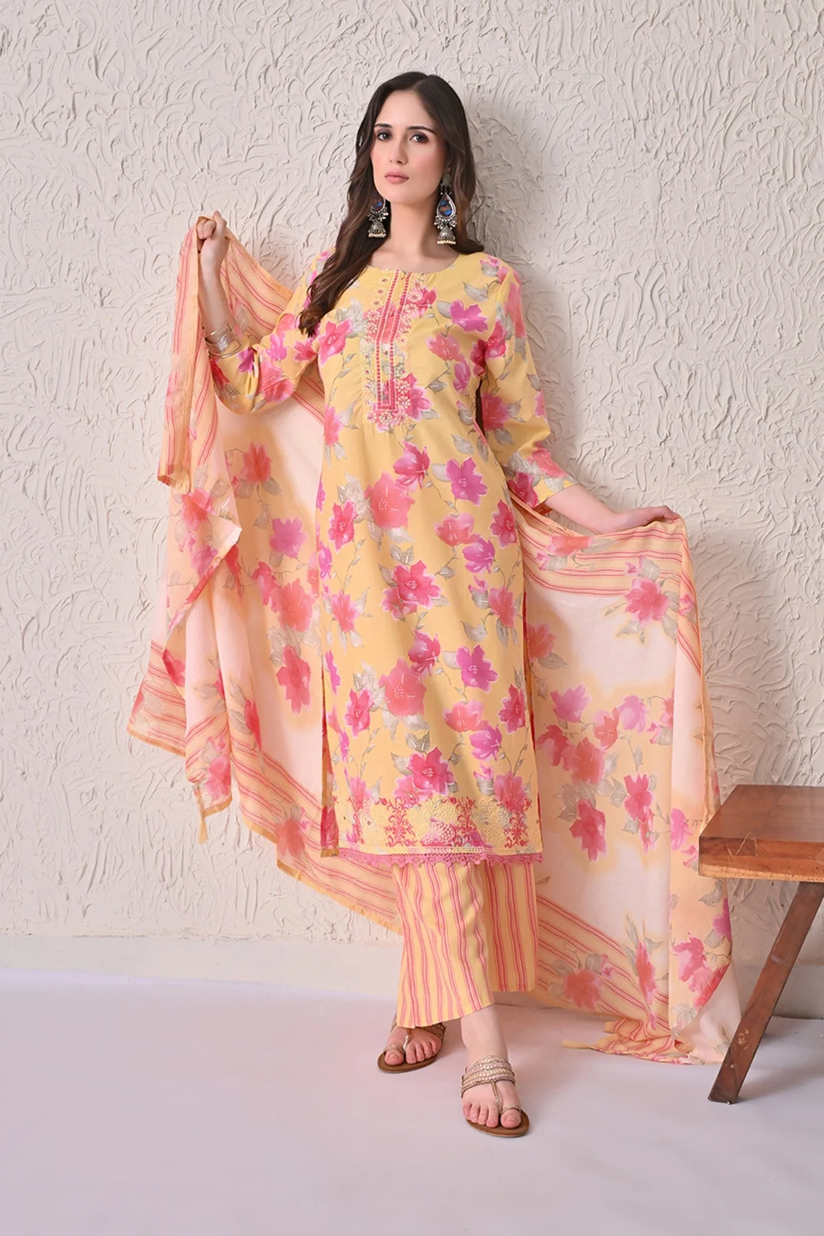Yellow Floral Printed Kurta 3 Pcs Set - Image 8