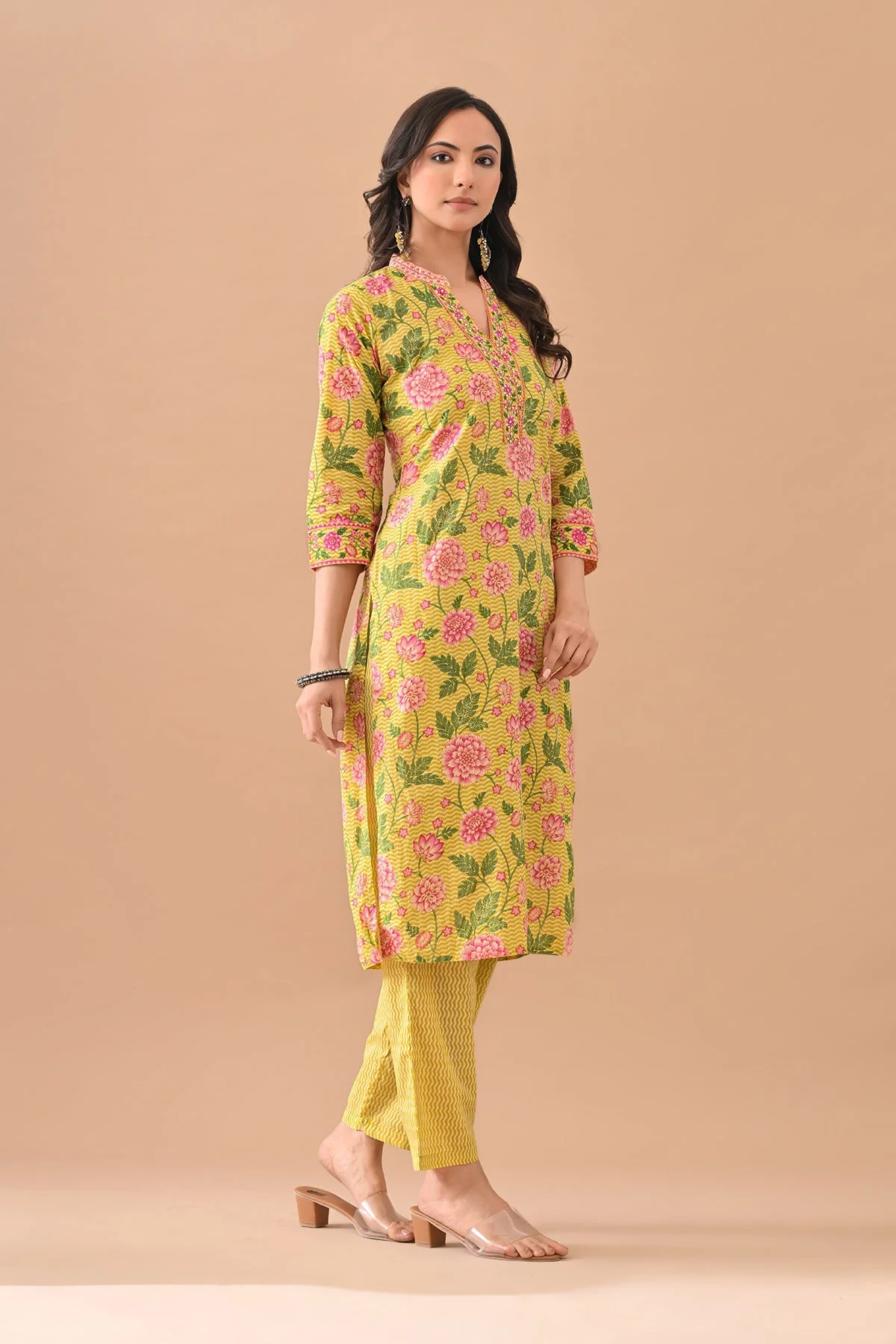 Yellow Floral Printed Kurta 2 Pcs Set - Image 3