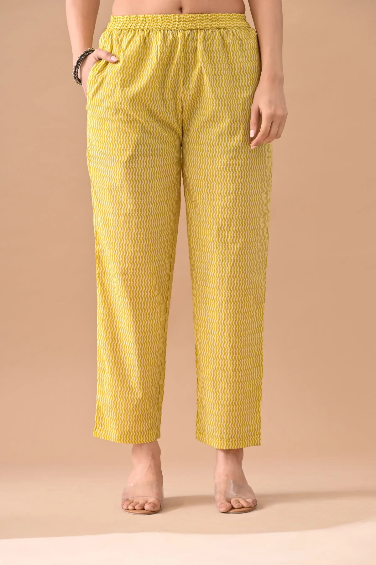 Yellow Floral Printed Kurta 2 Pcs Set - Image 6