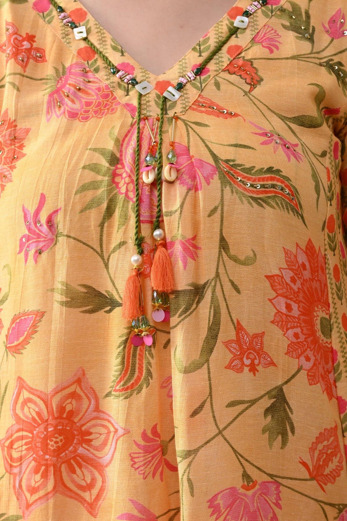 Yellow Floral Printed Kurta 2 Pcs Set - Image 4