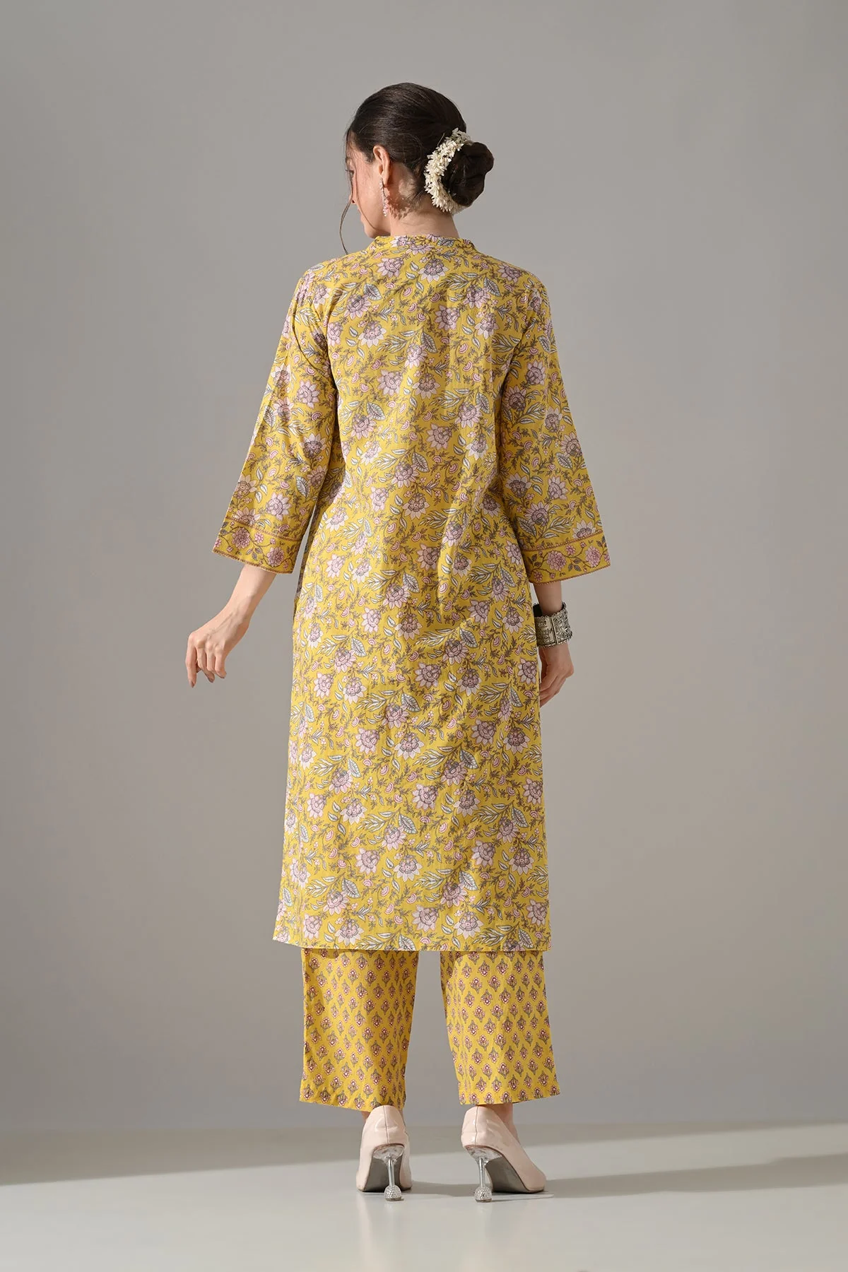 Yellow Floral Printed Kurta 2 Pcs Set - Image 5