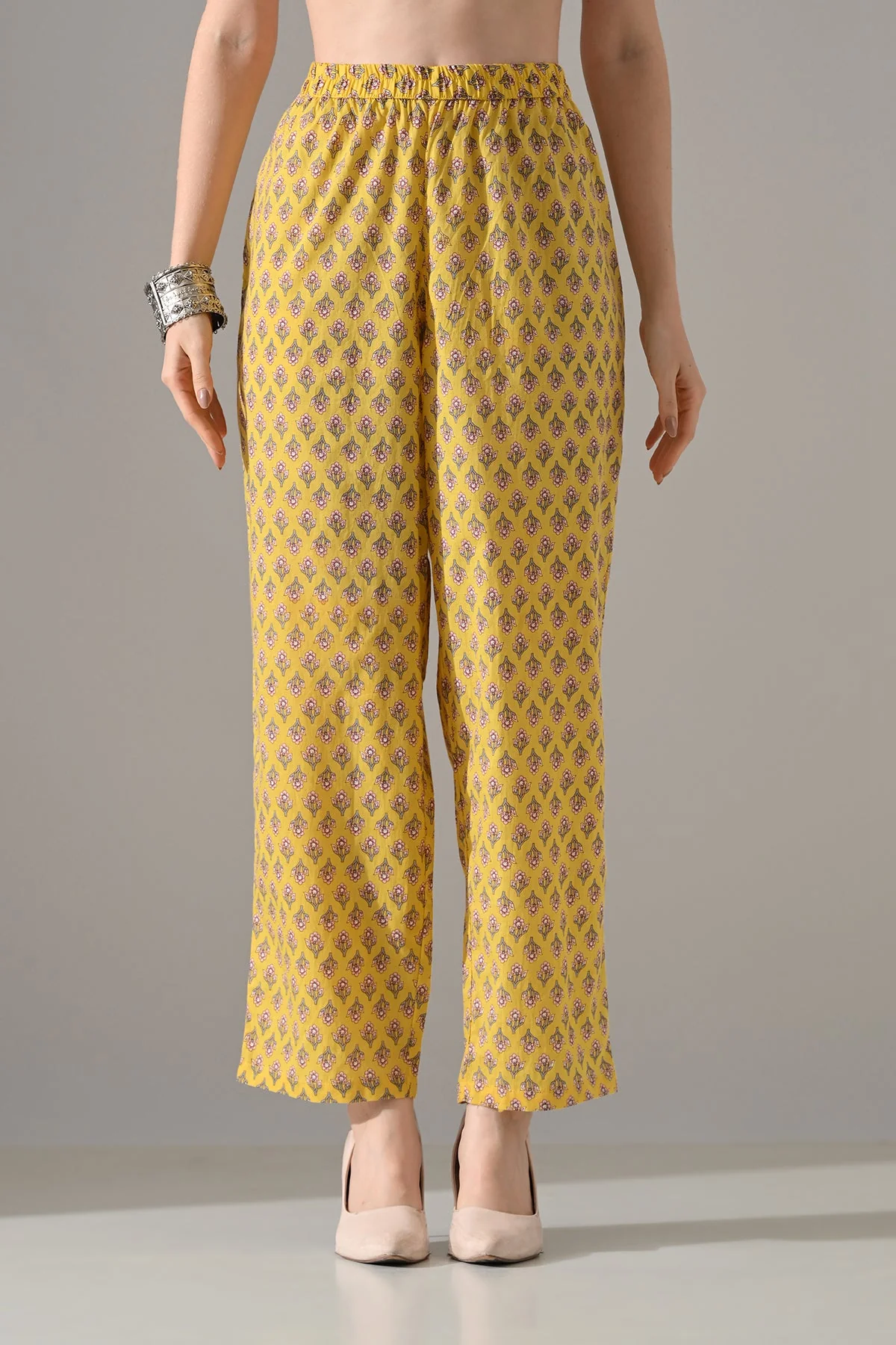 Yellow Floral Printed Kurta 2 Pcs Set - Image 6