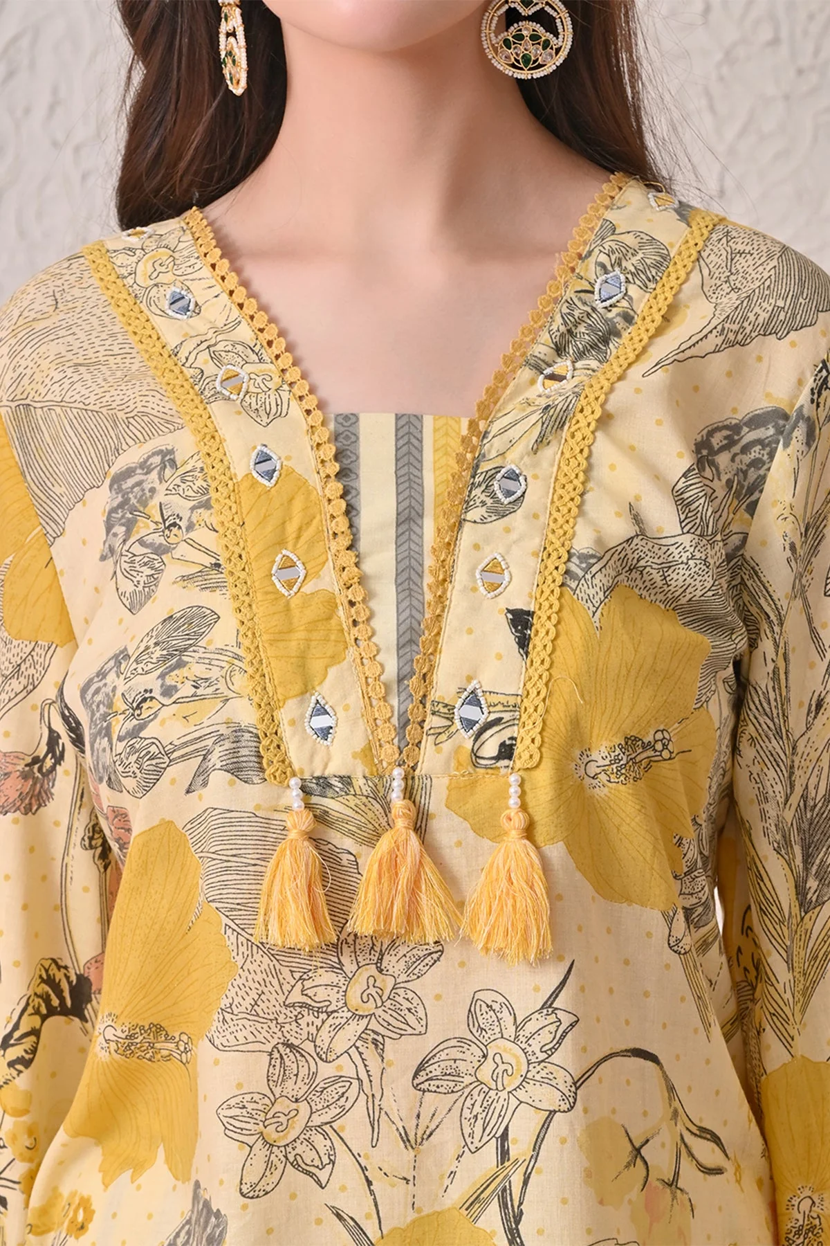 Yellow Floral Printed Kurta 3 Pcs Set - Image 4