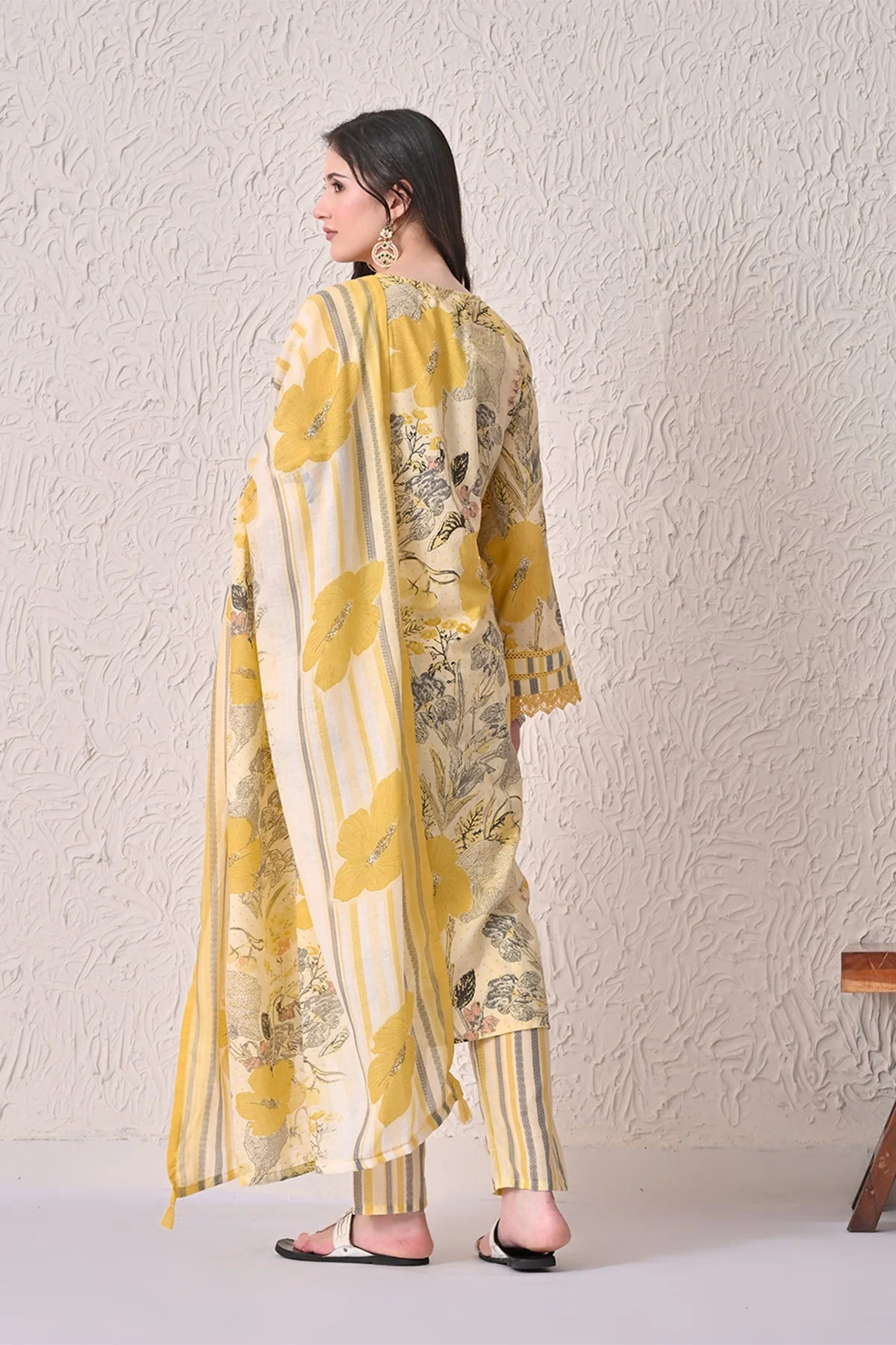 Yellow Floral Printed Kurta 3 Pcs Set - Image 5
