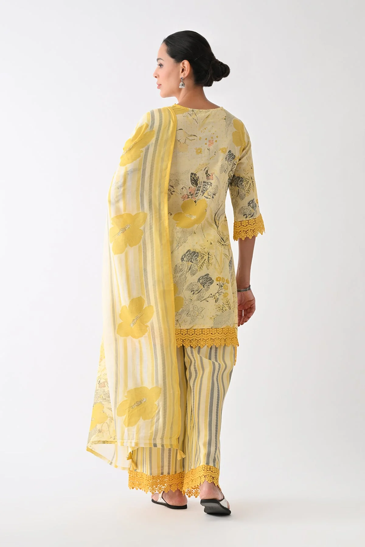 Yellow Floral Printed Kurta 3 Pcs Set - Image 5