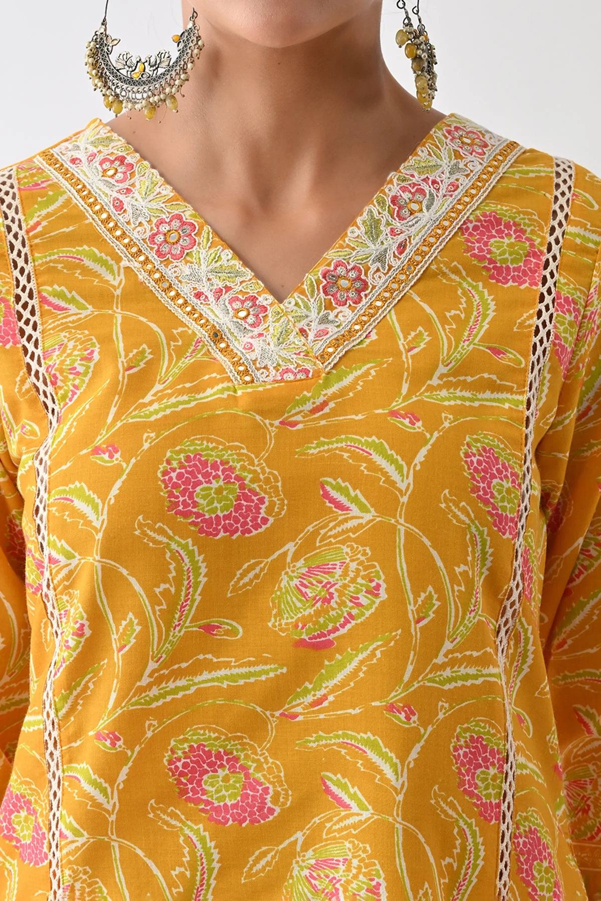 Yellow Floral Printed Kurta 3 Pcs Set - Image 2