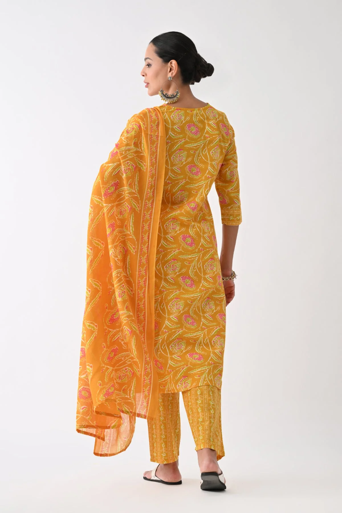 Yellow Floral Printed Kurta 3 Pcs Set - Image 8