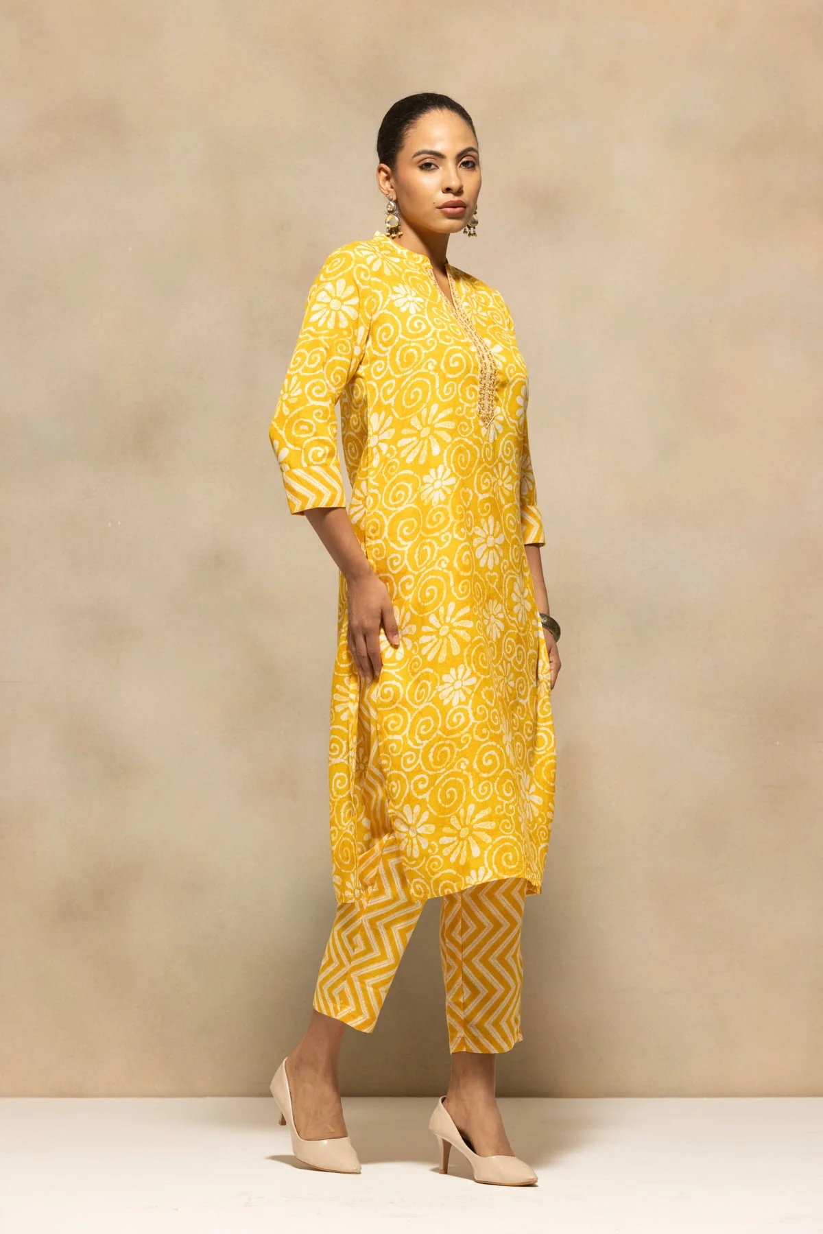 Yellow Printed Kurta 3 Pcs Set - Image 3
