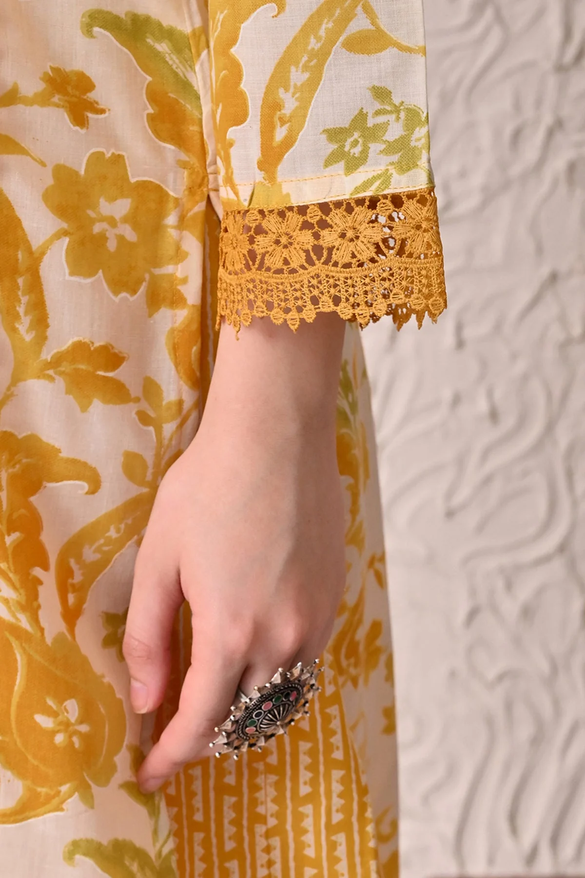 Yellow Printed Kurta 3 Pcs Set - Image 8