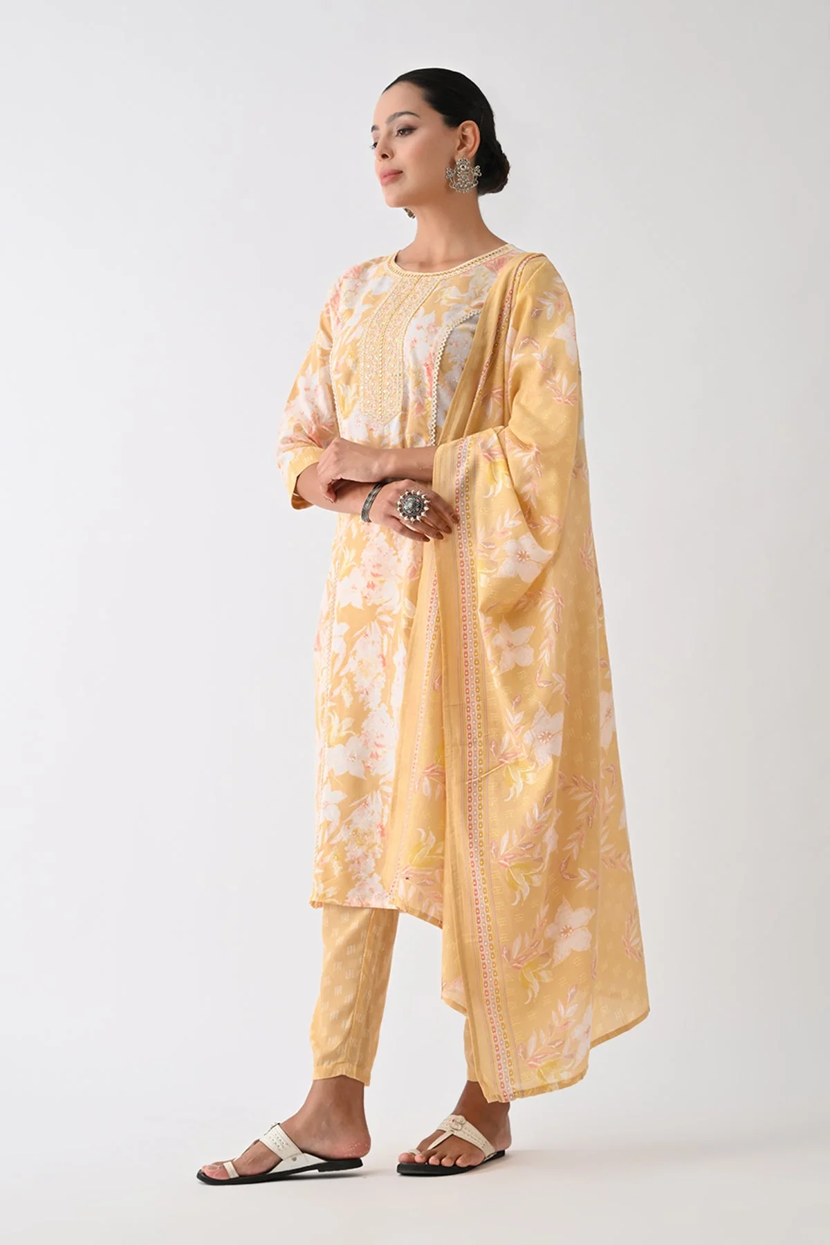 Yellow Printed Kurta 3 Pcs Set - Image 3