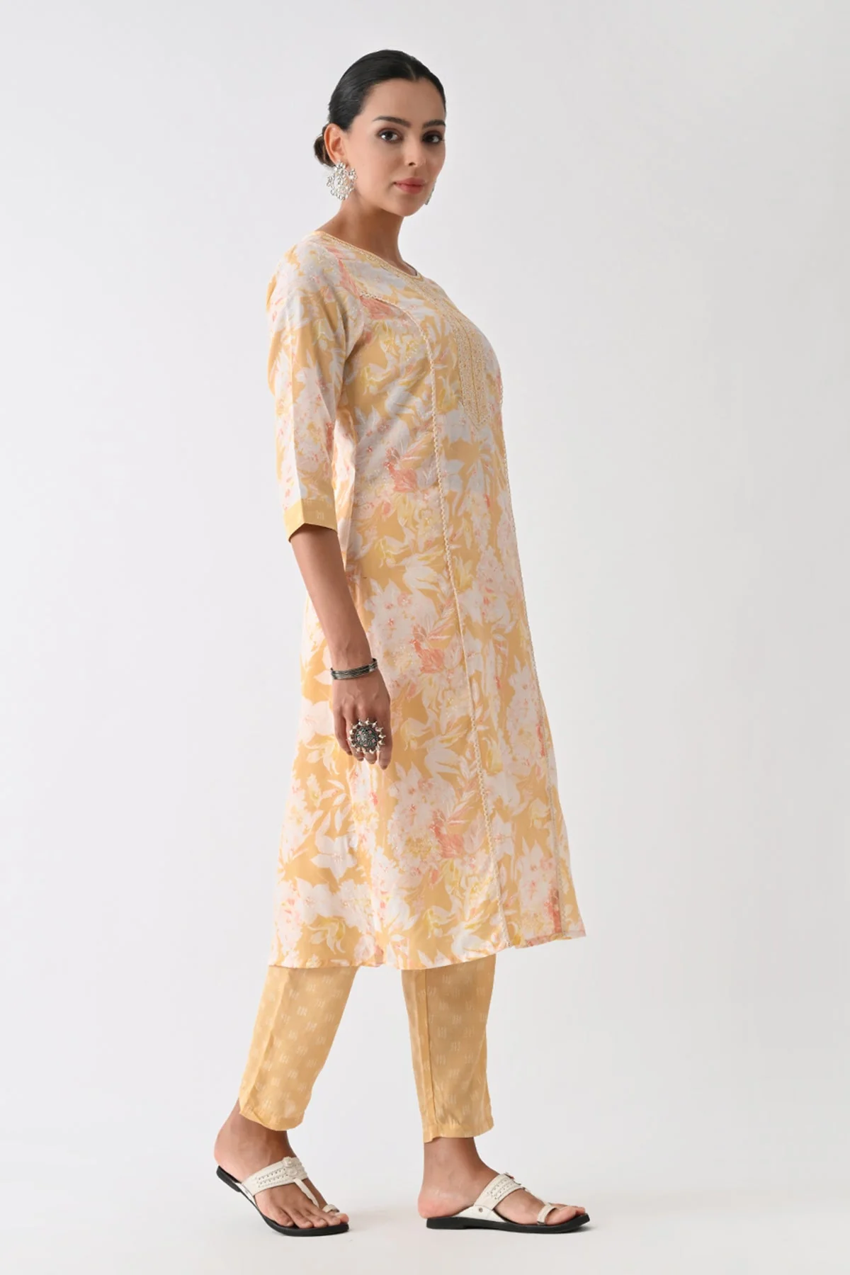 Yellow Printed Kurta 3 Pcs Set - Image 4