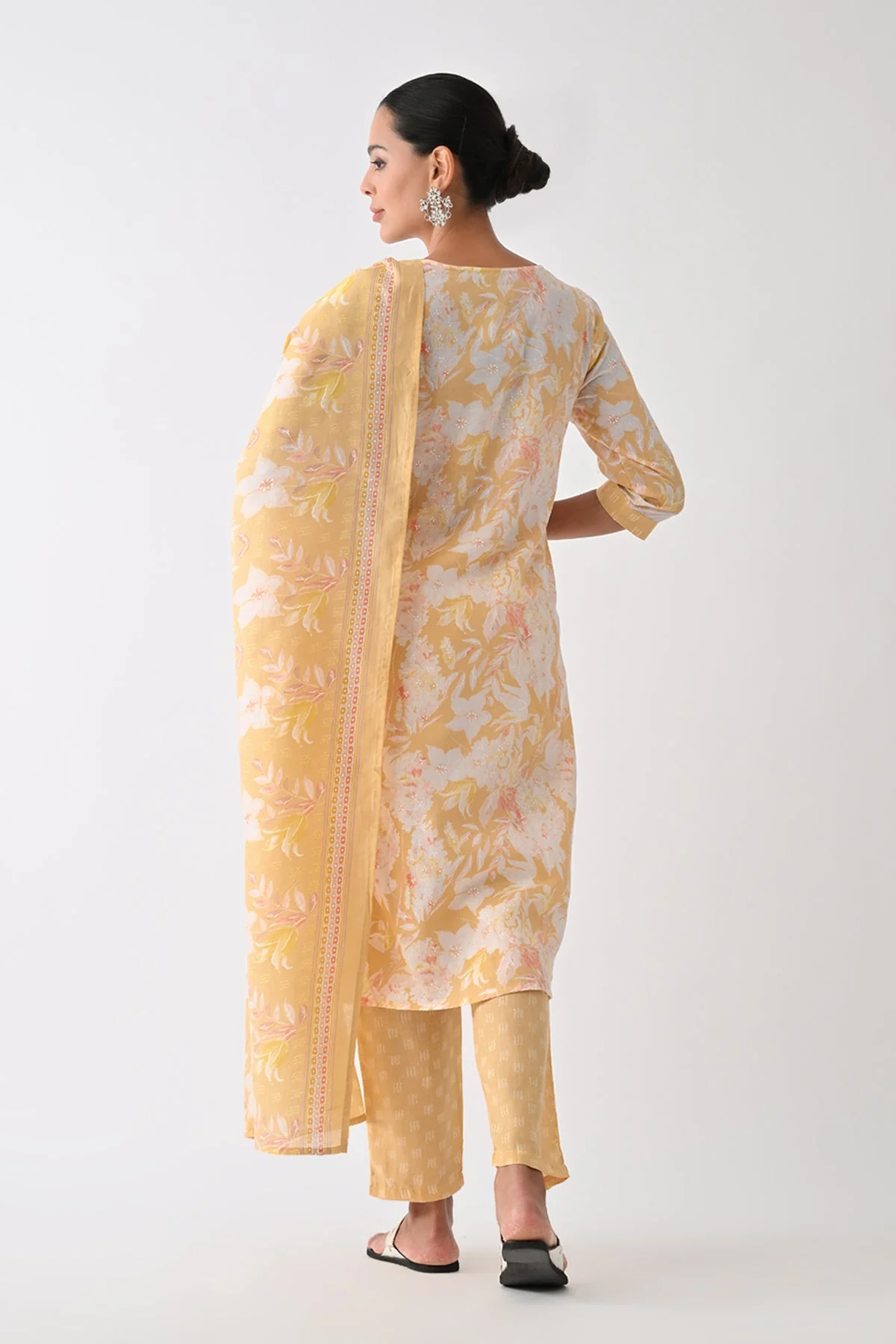 Yellow Printed Kurta 3 Pcs Set - Image 5